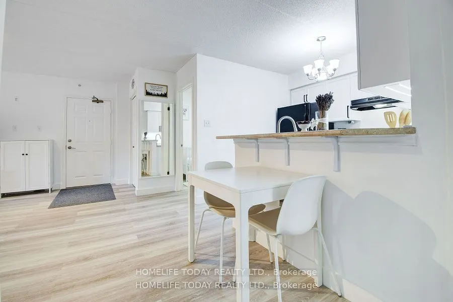 1487 Maple Ave, #208