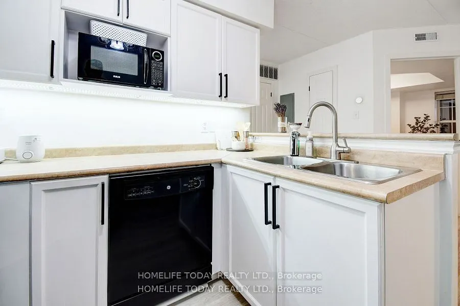 1487 Maple Ave, #208