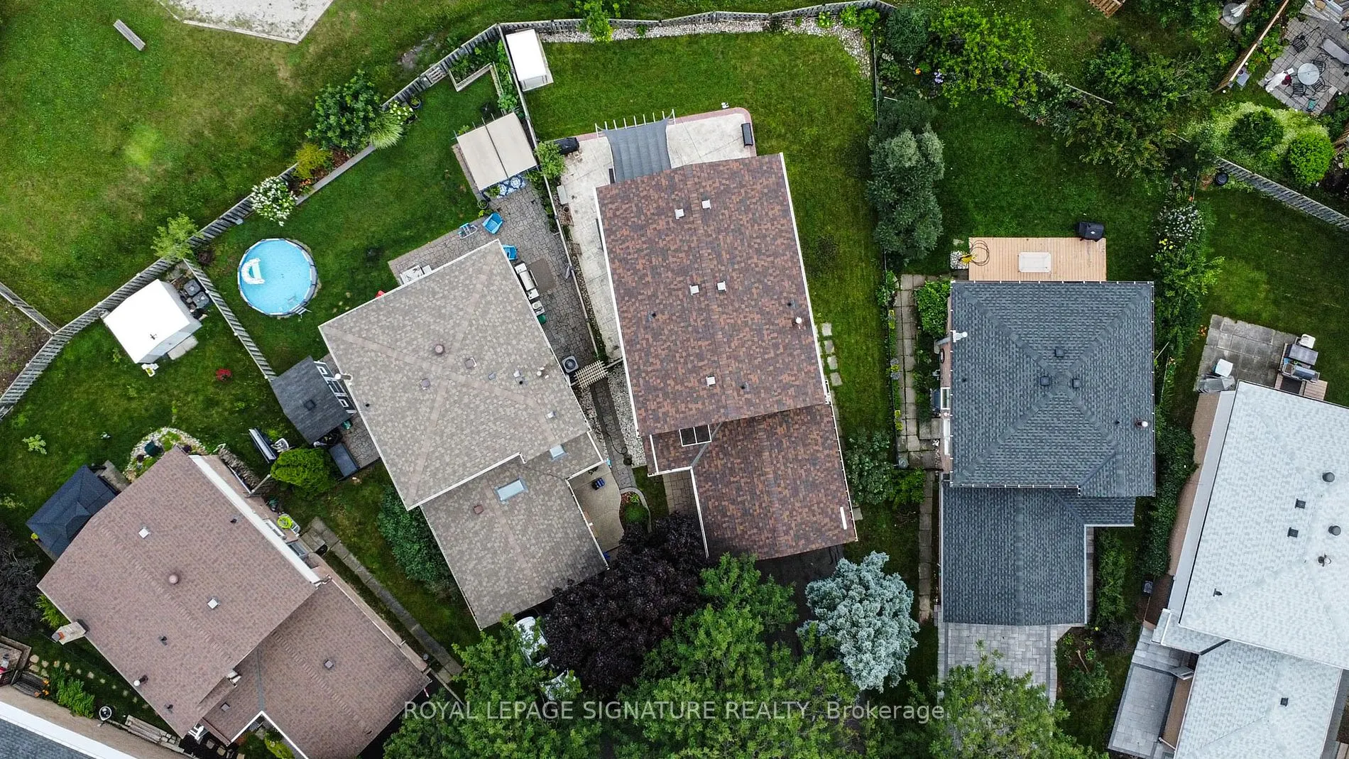 1521 Ealing Crt