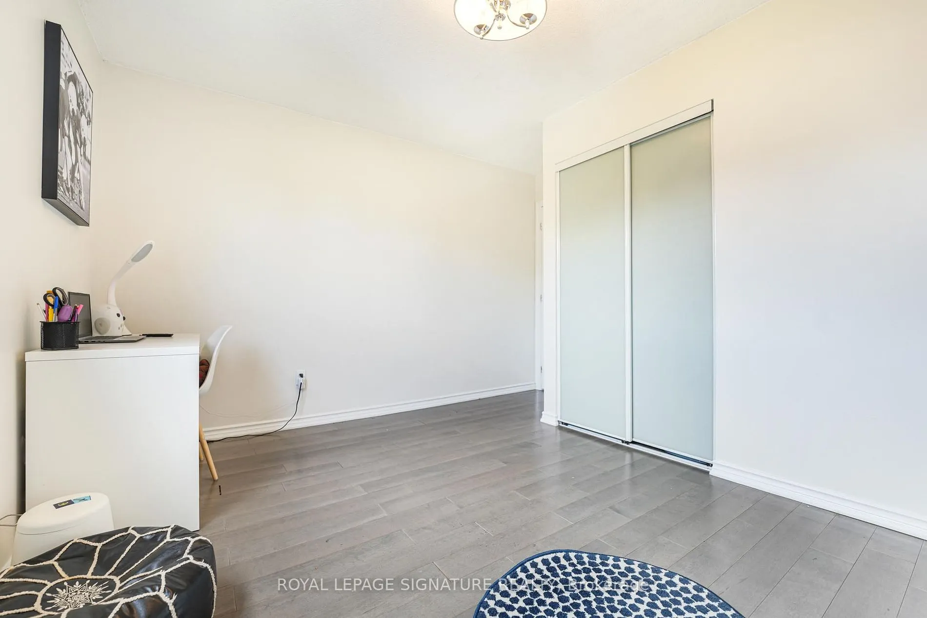 1521 Ealing Crt