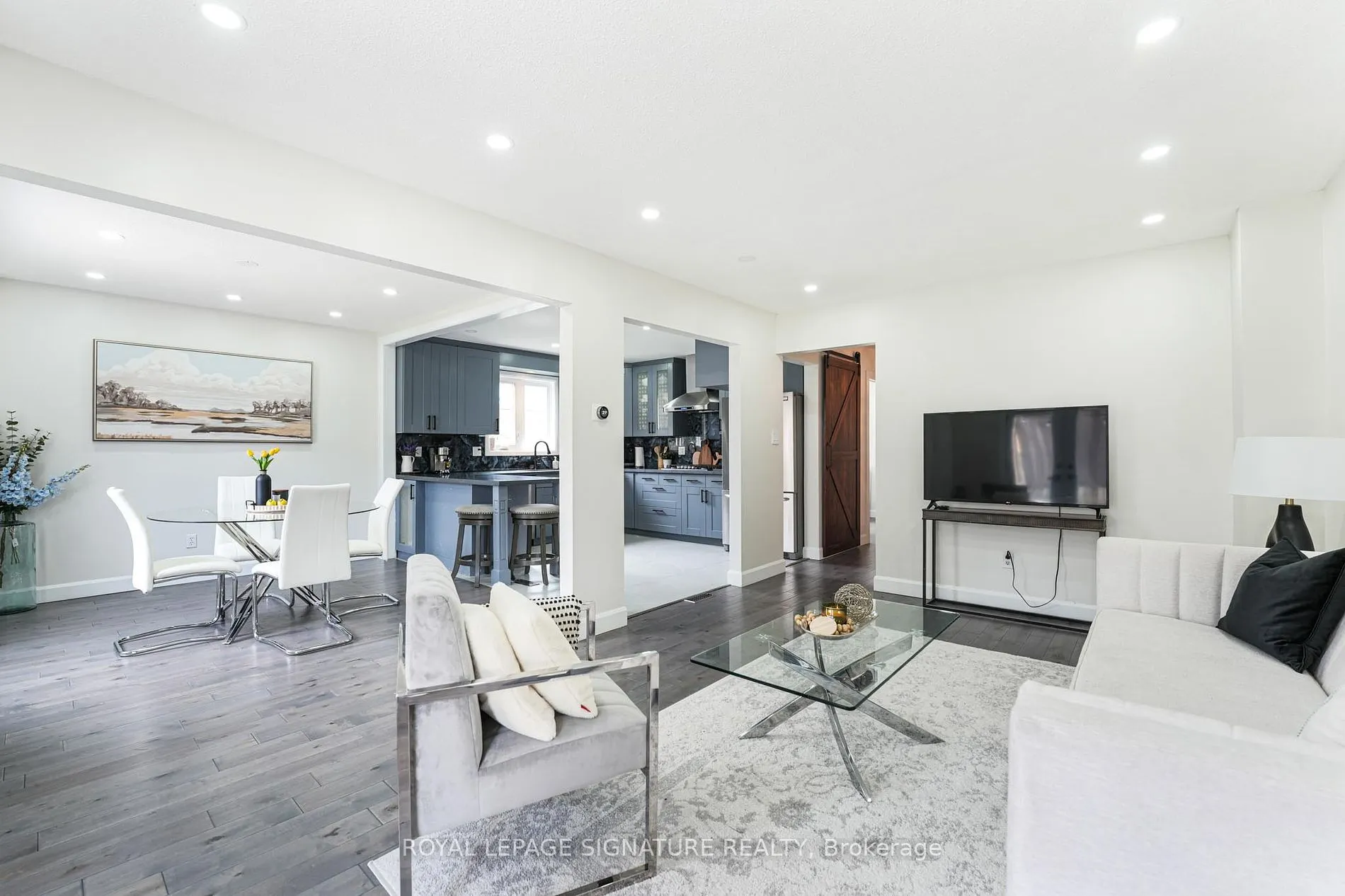 1521 Ealing Crt