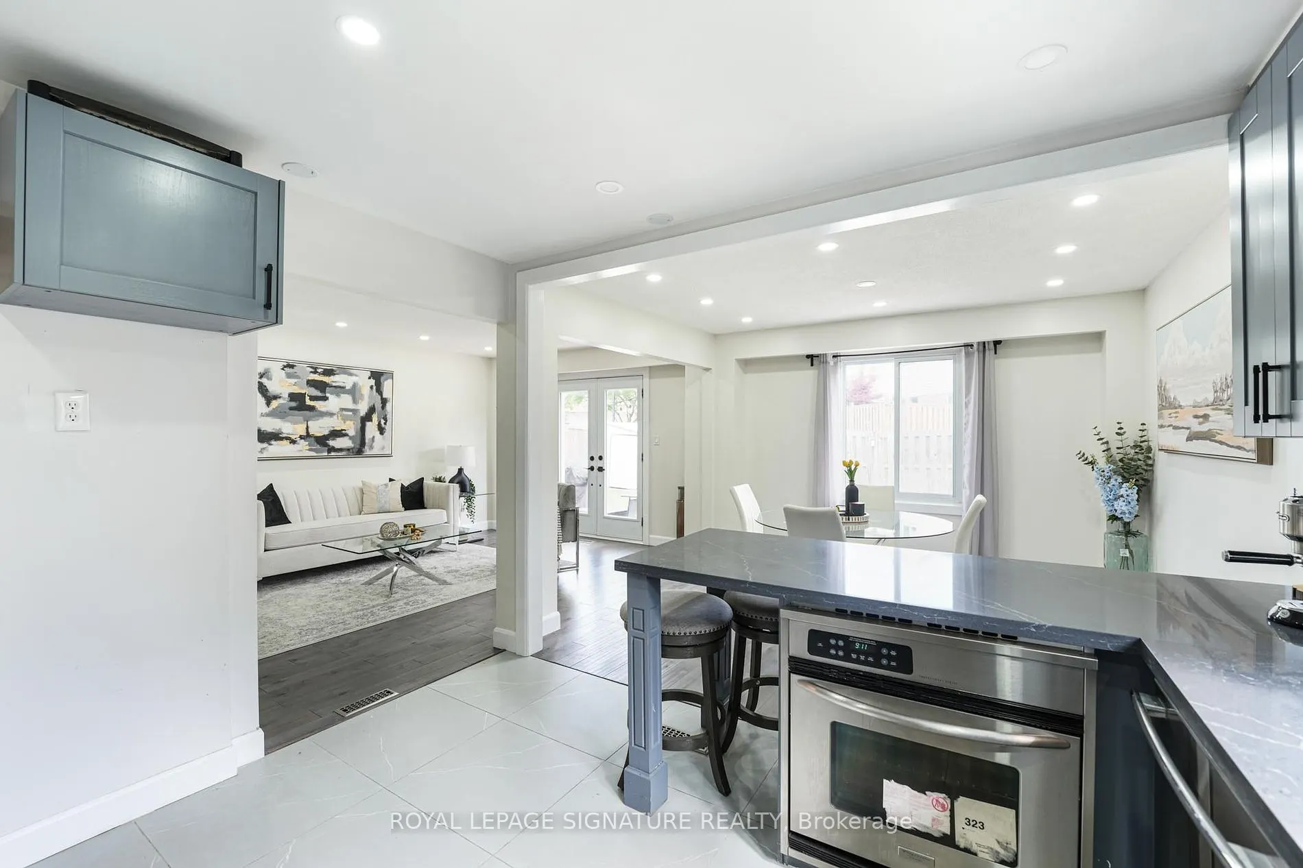1521 Ealing Crt