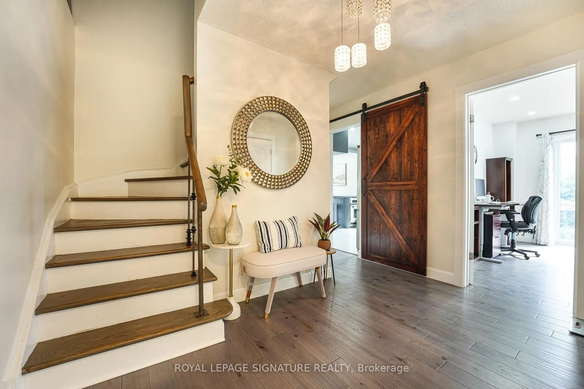 1521 Ealing Crt