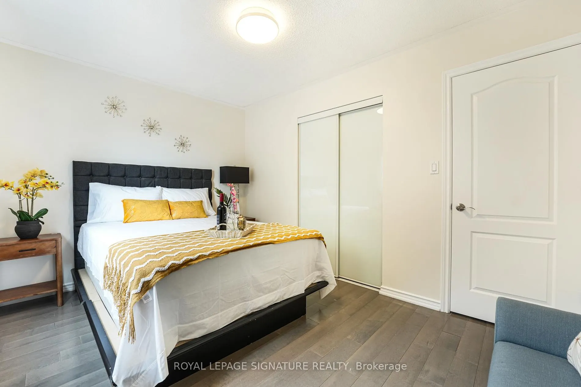 1521 Ealing Crt