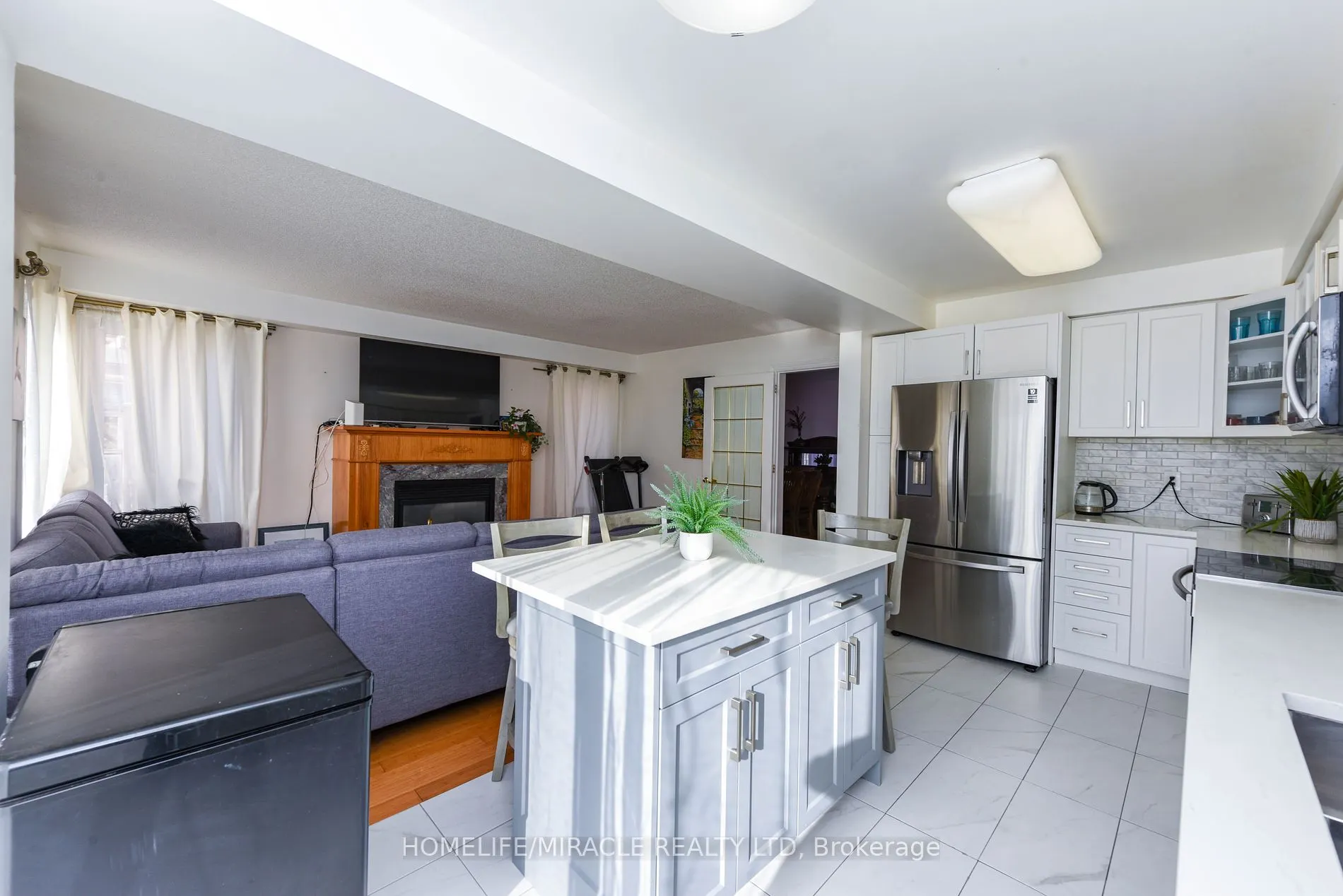 322 Ellwood Dr W