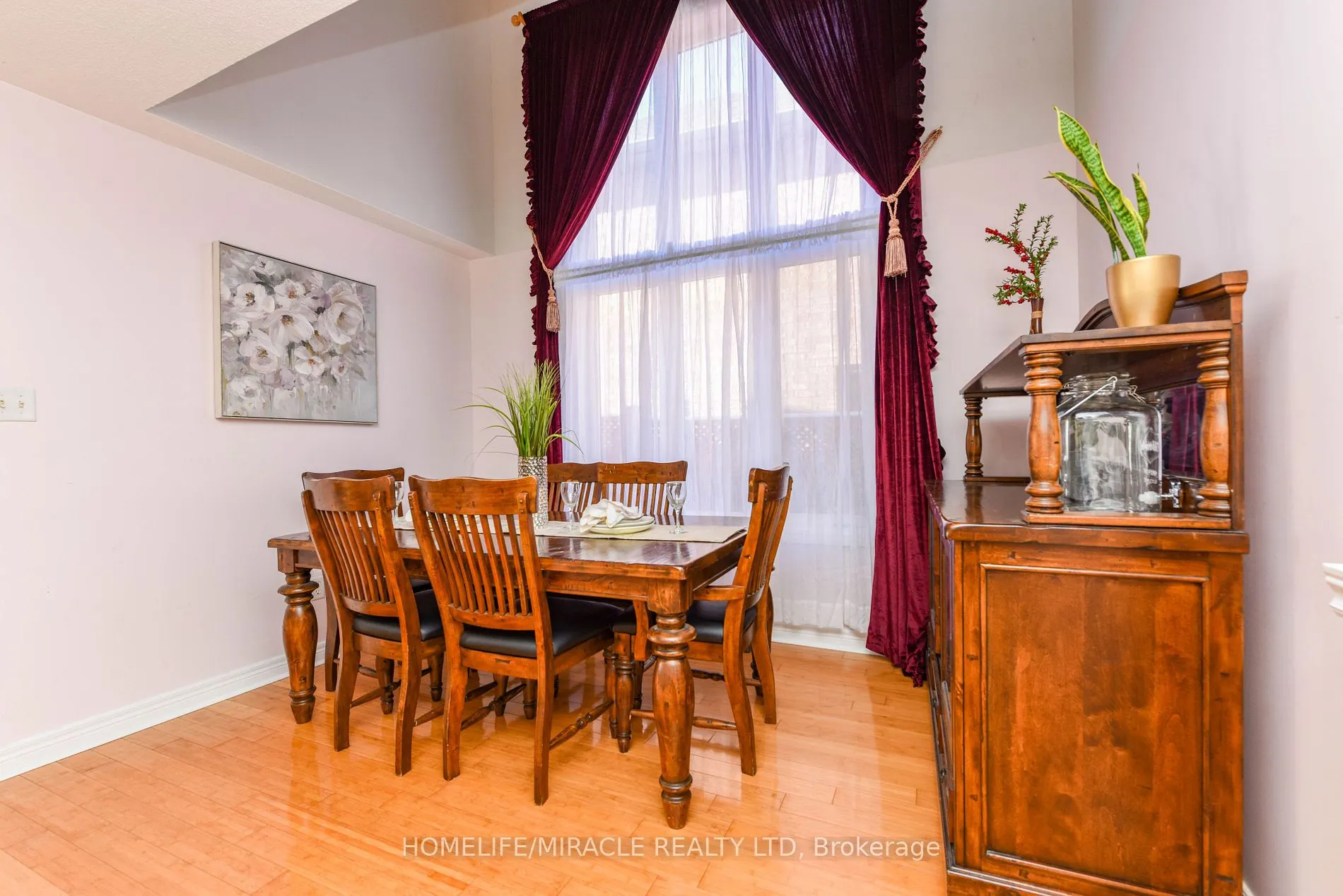 322 Ellwood Dr W