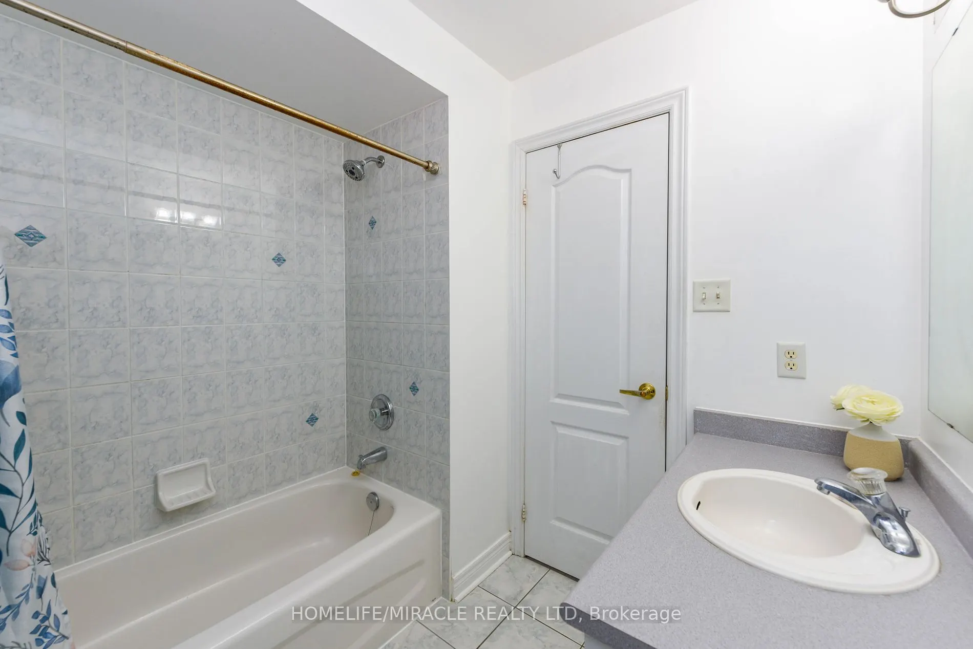 322 Ellwood Dr W