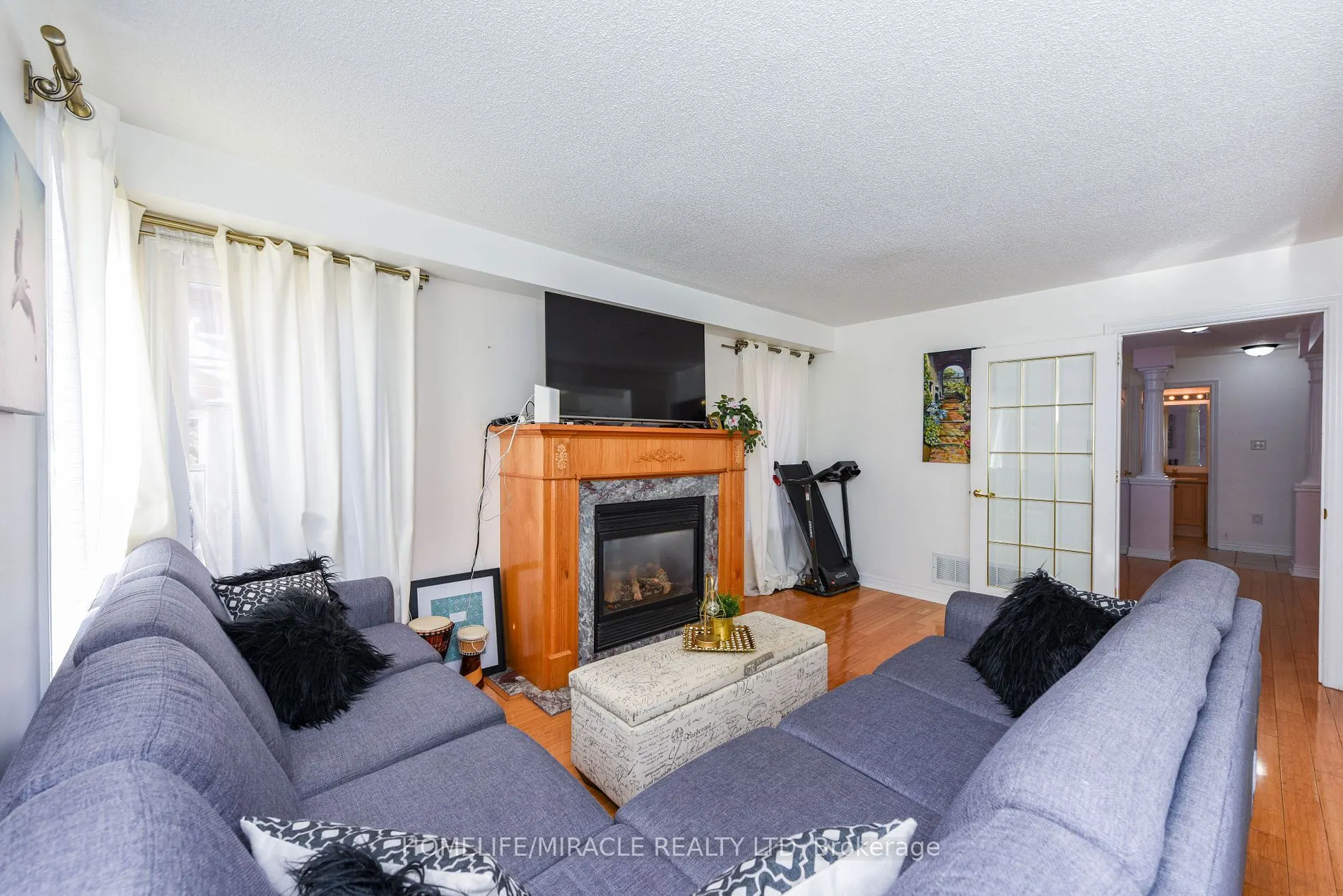 322 Ellwood Dr W