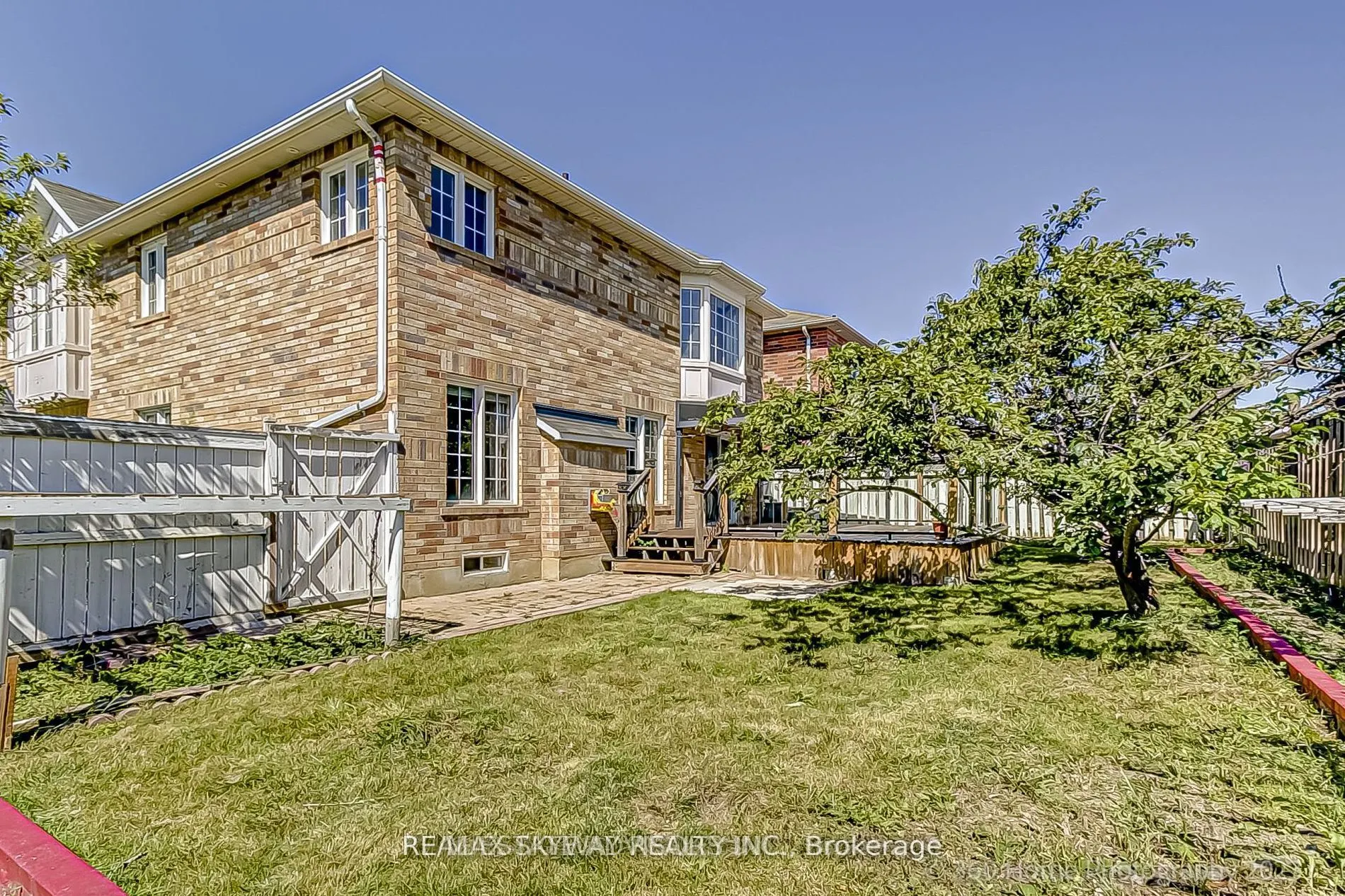 3 Piper St