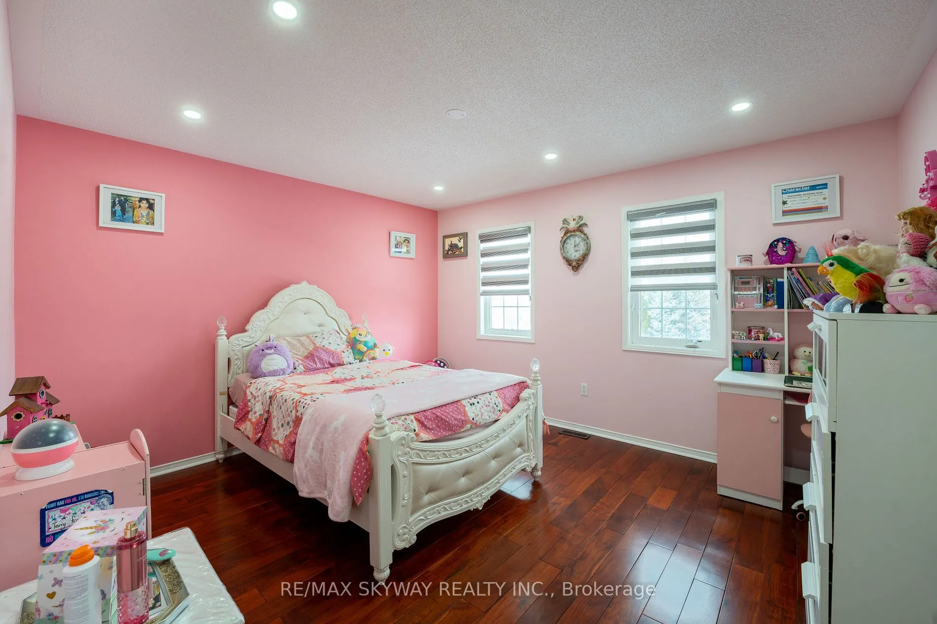 3 Piper St
