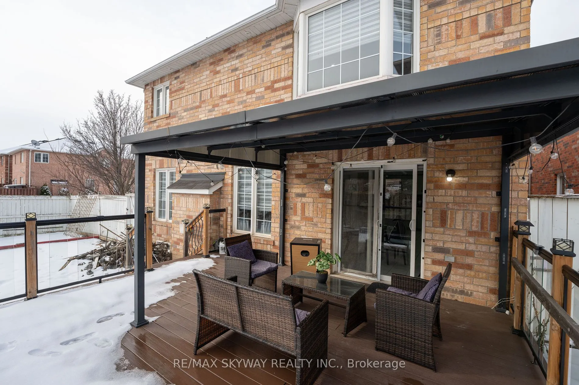 3 Piper St