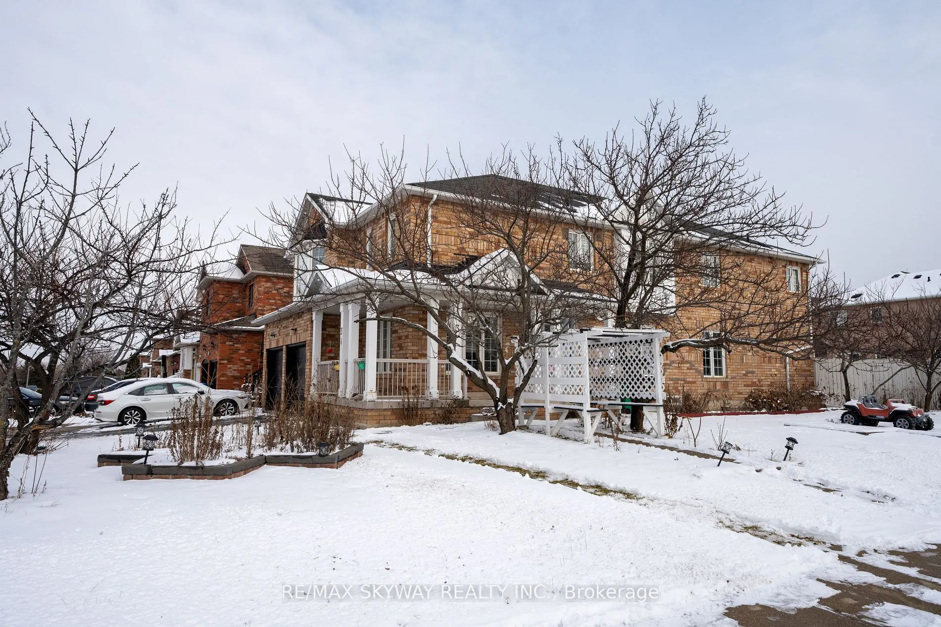 3 Piper St
