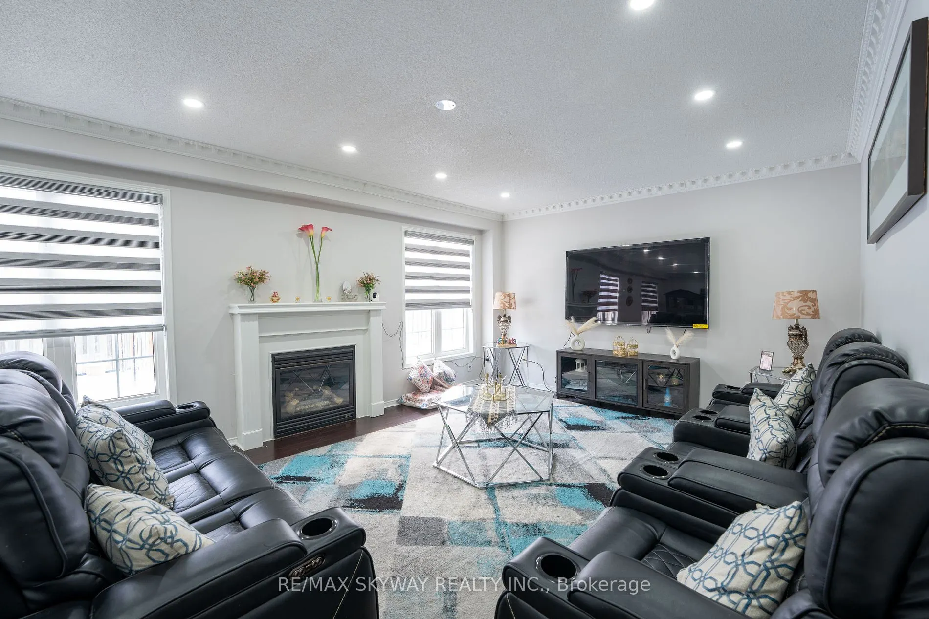 3 Piper St