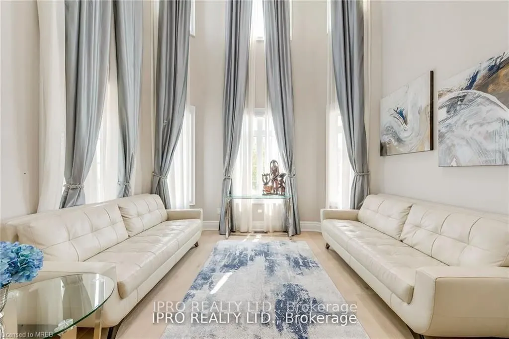 20 Falkland Rd N