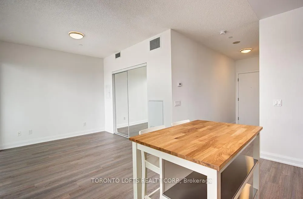 56 Annie Craig Dr, #1609
