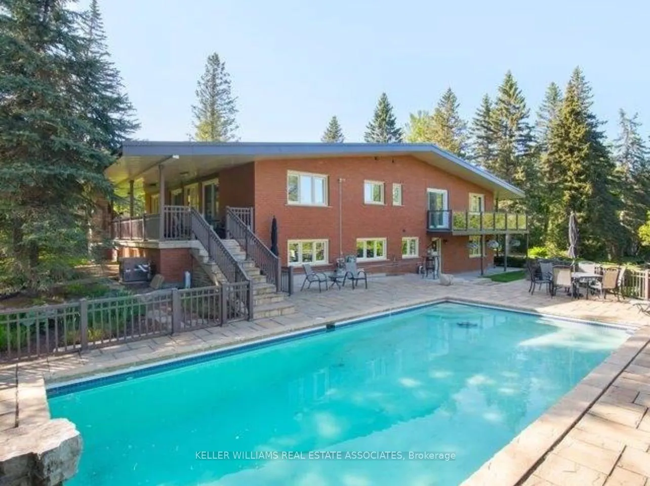 16 Cedar Dr