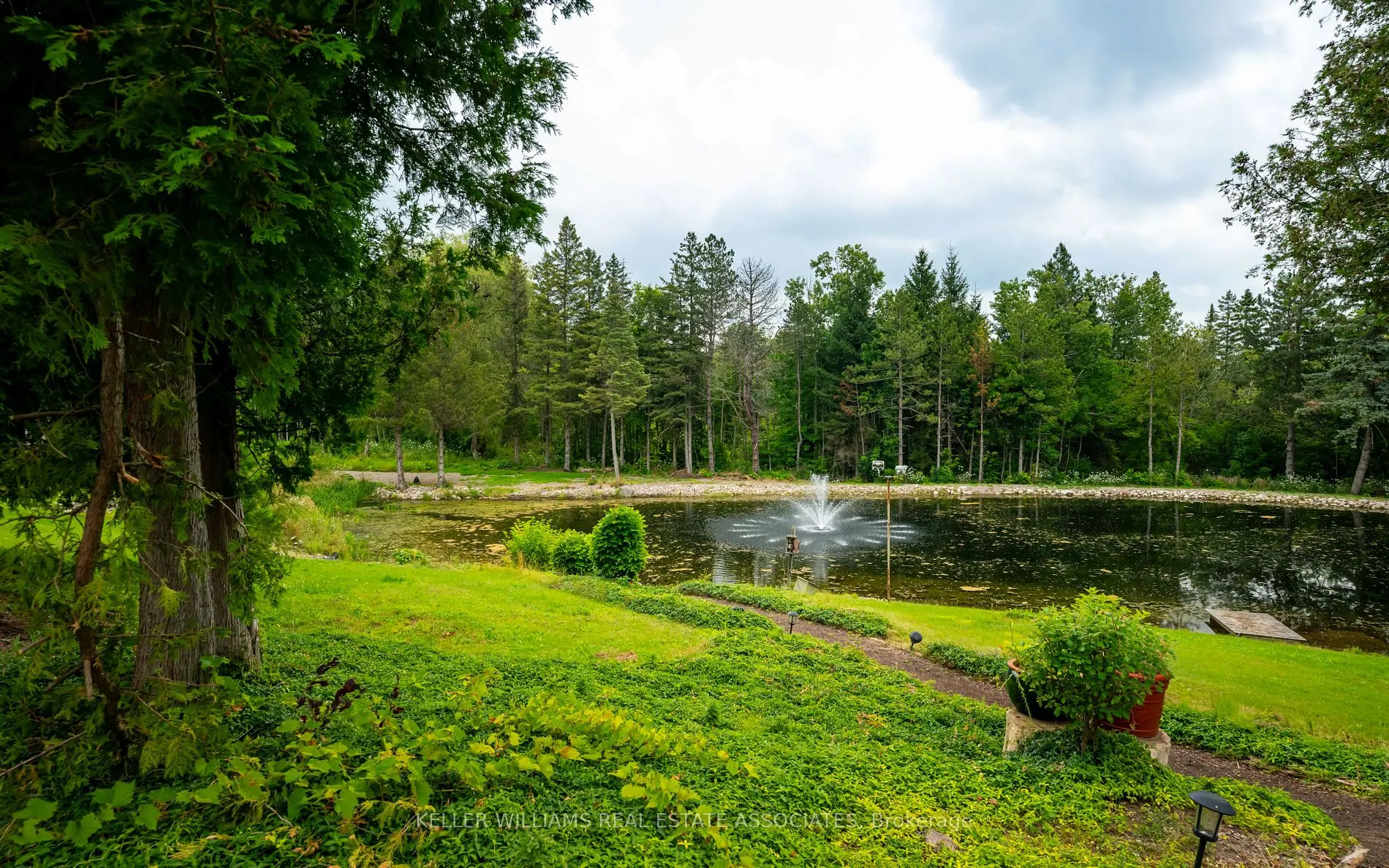16 Cedar Dr