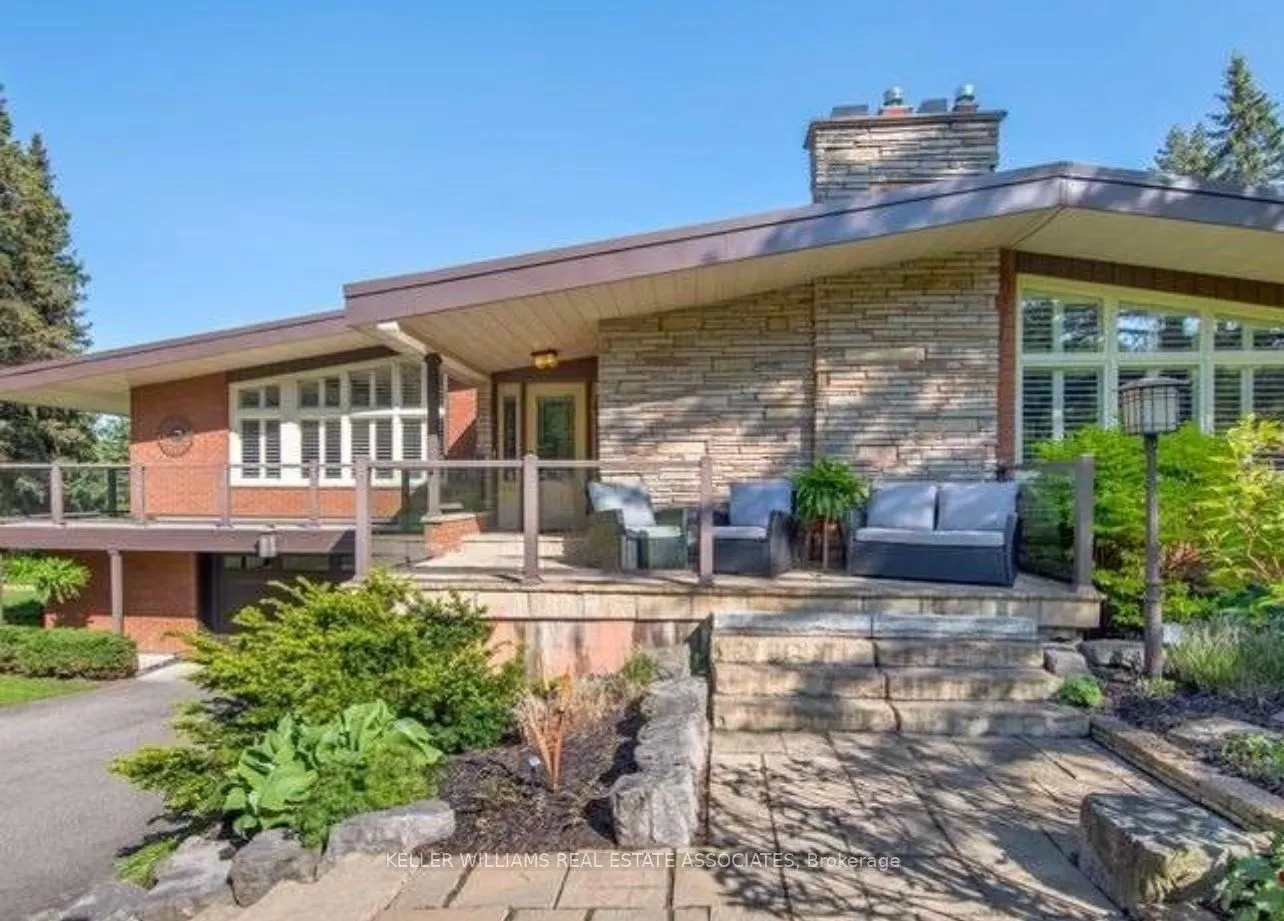 16 Cedar Dr