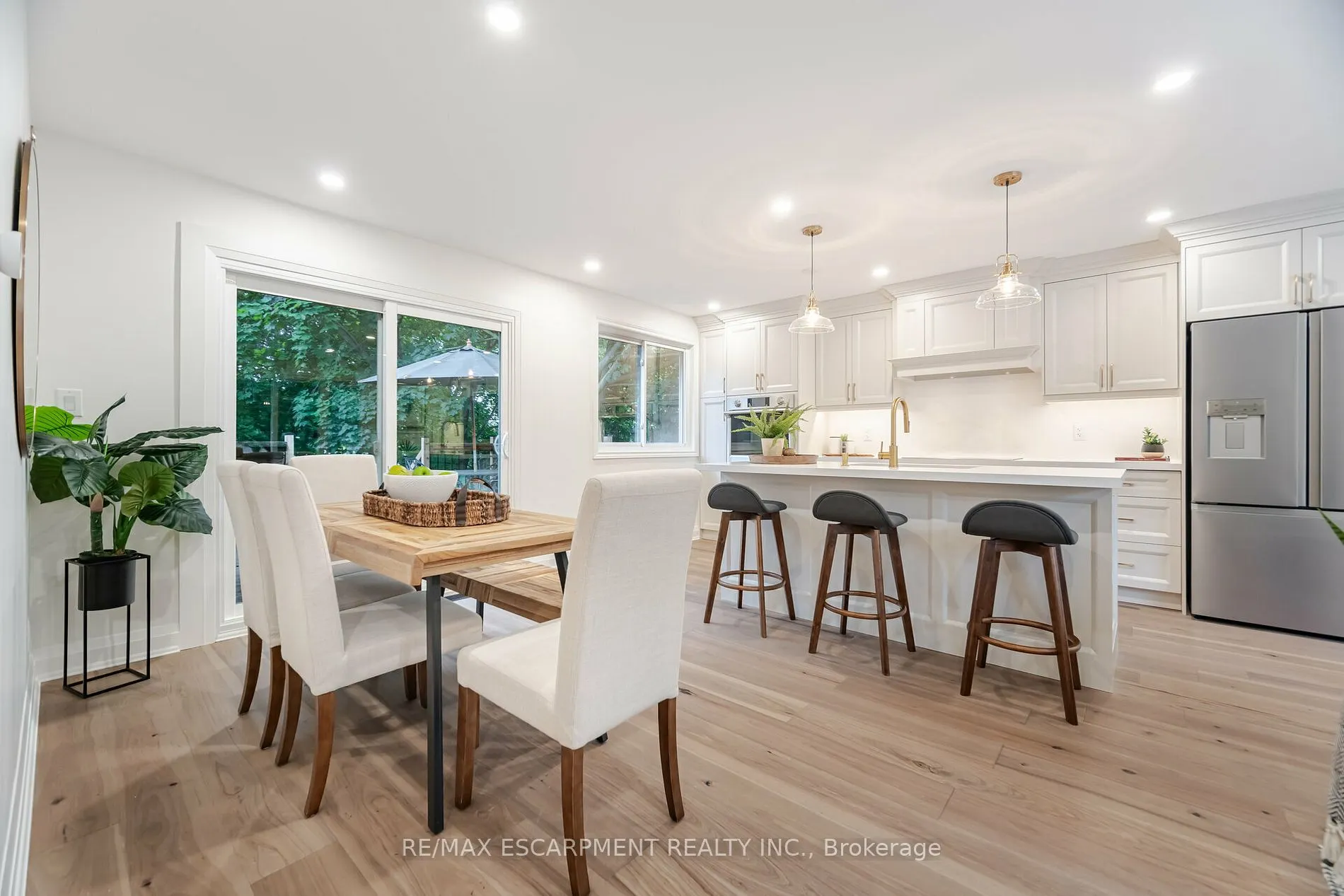 3150 Bentworth Dr