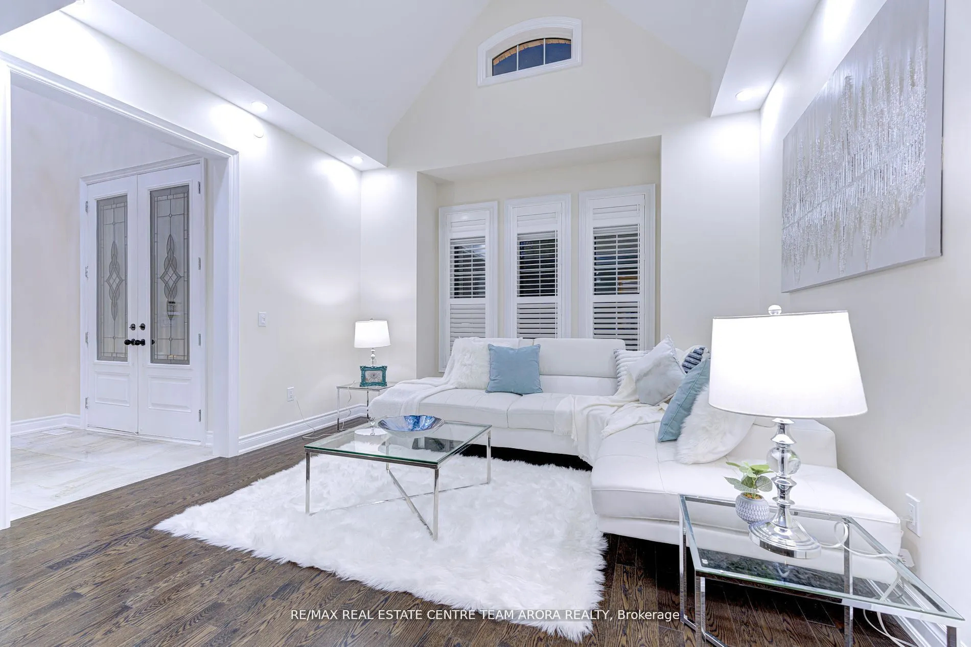 25 Ladbrook Cres