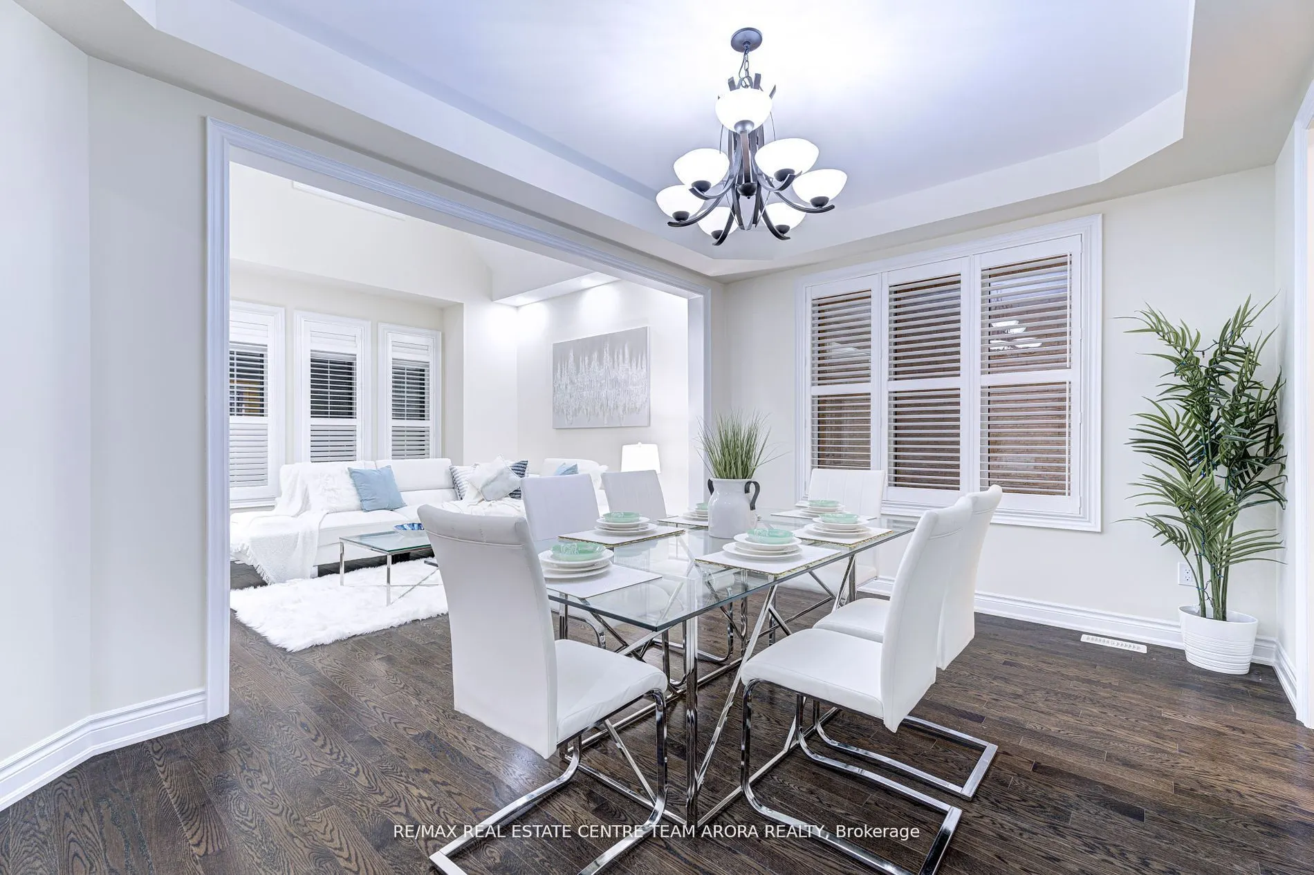 25 Ladbrook Cres