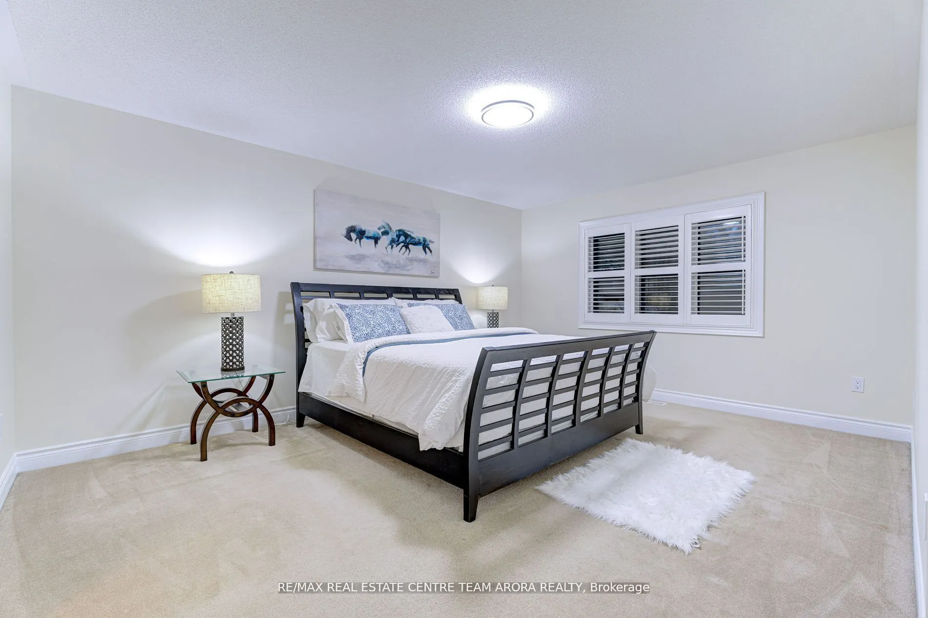 25 Ladbrook Cres