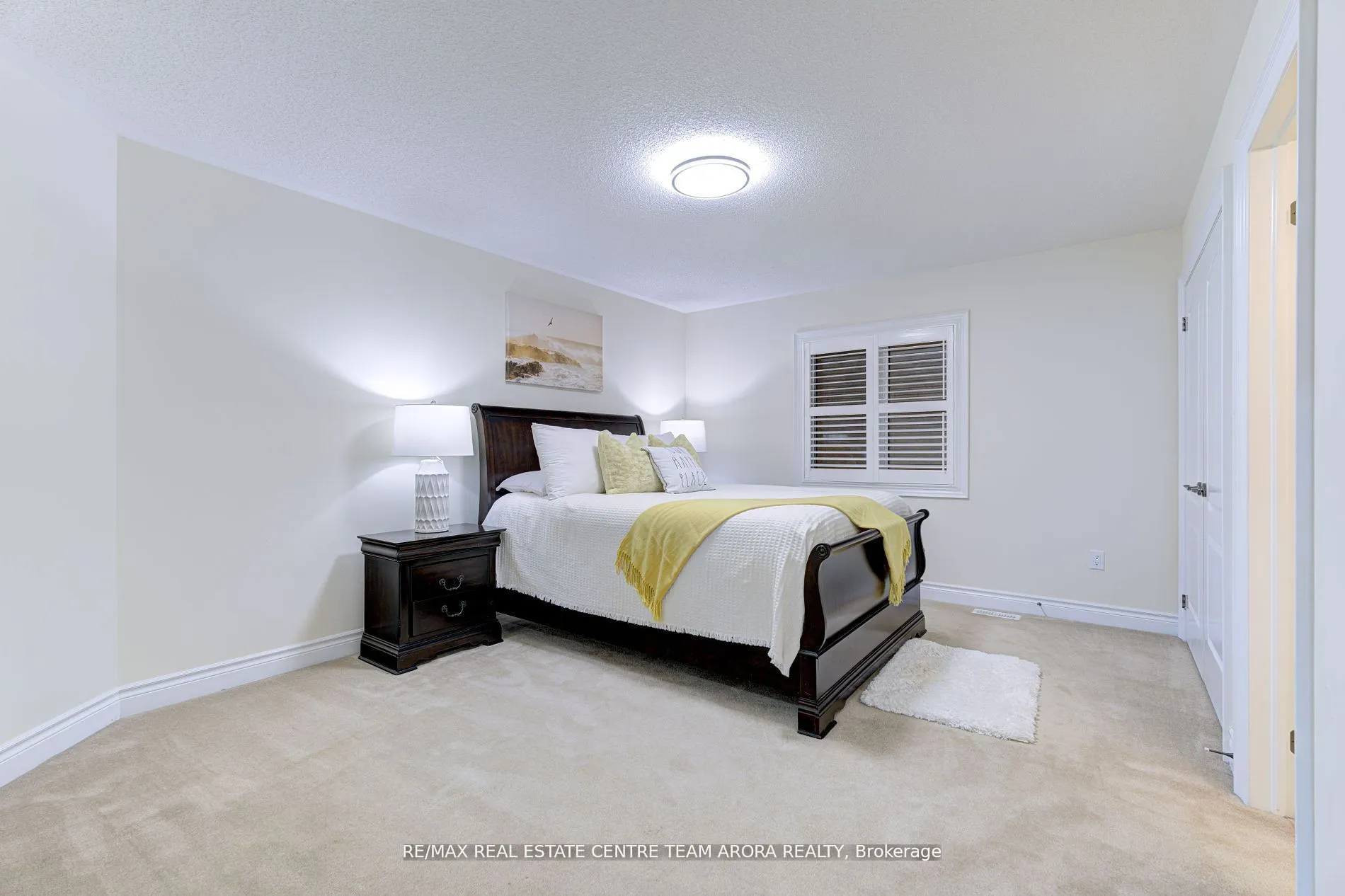 25 Ladbrook Cres