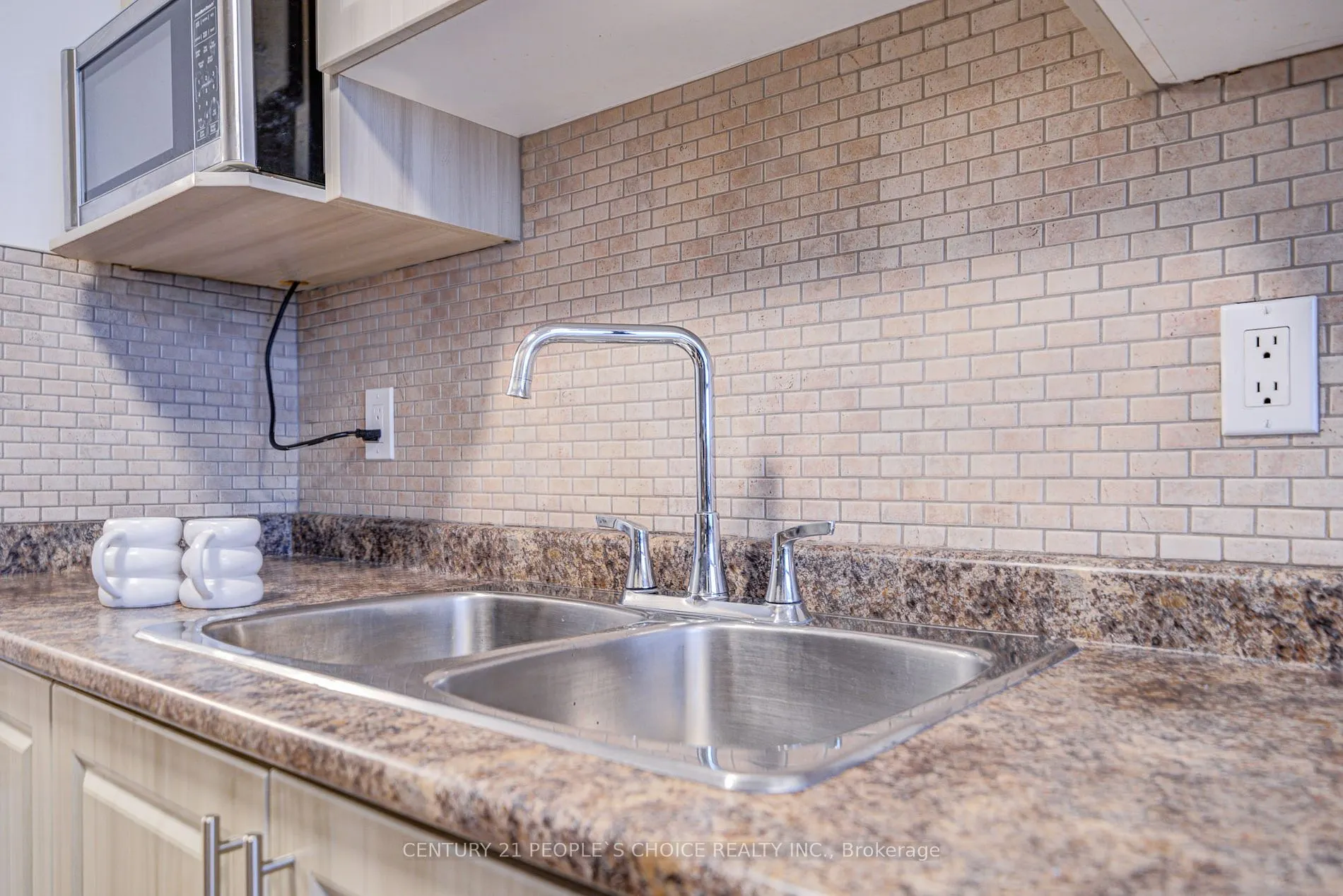25 Kensington Rd, #1710