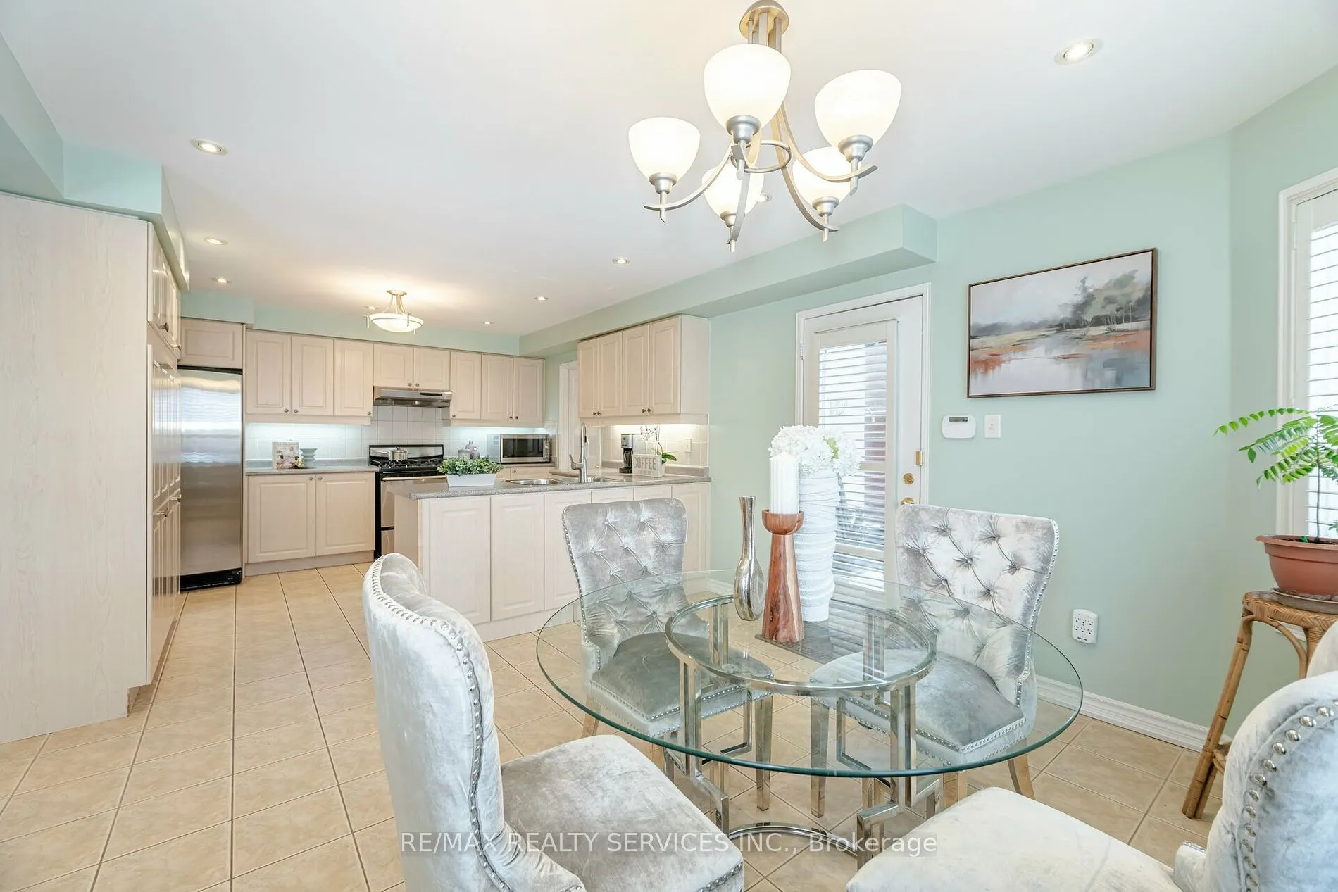 64 Edenbrook Hill Dr