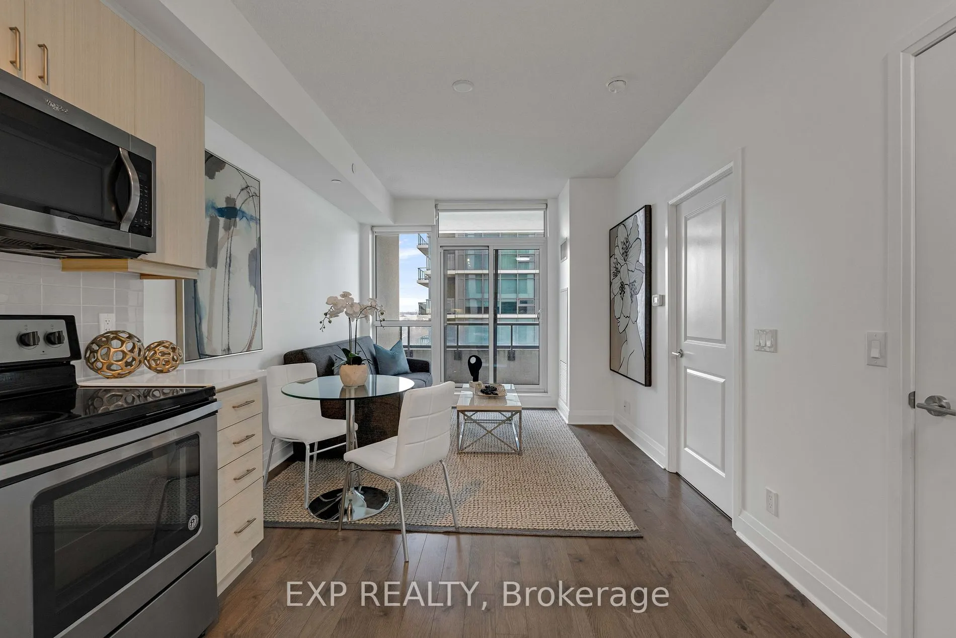 17 Zorra St, #701