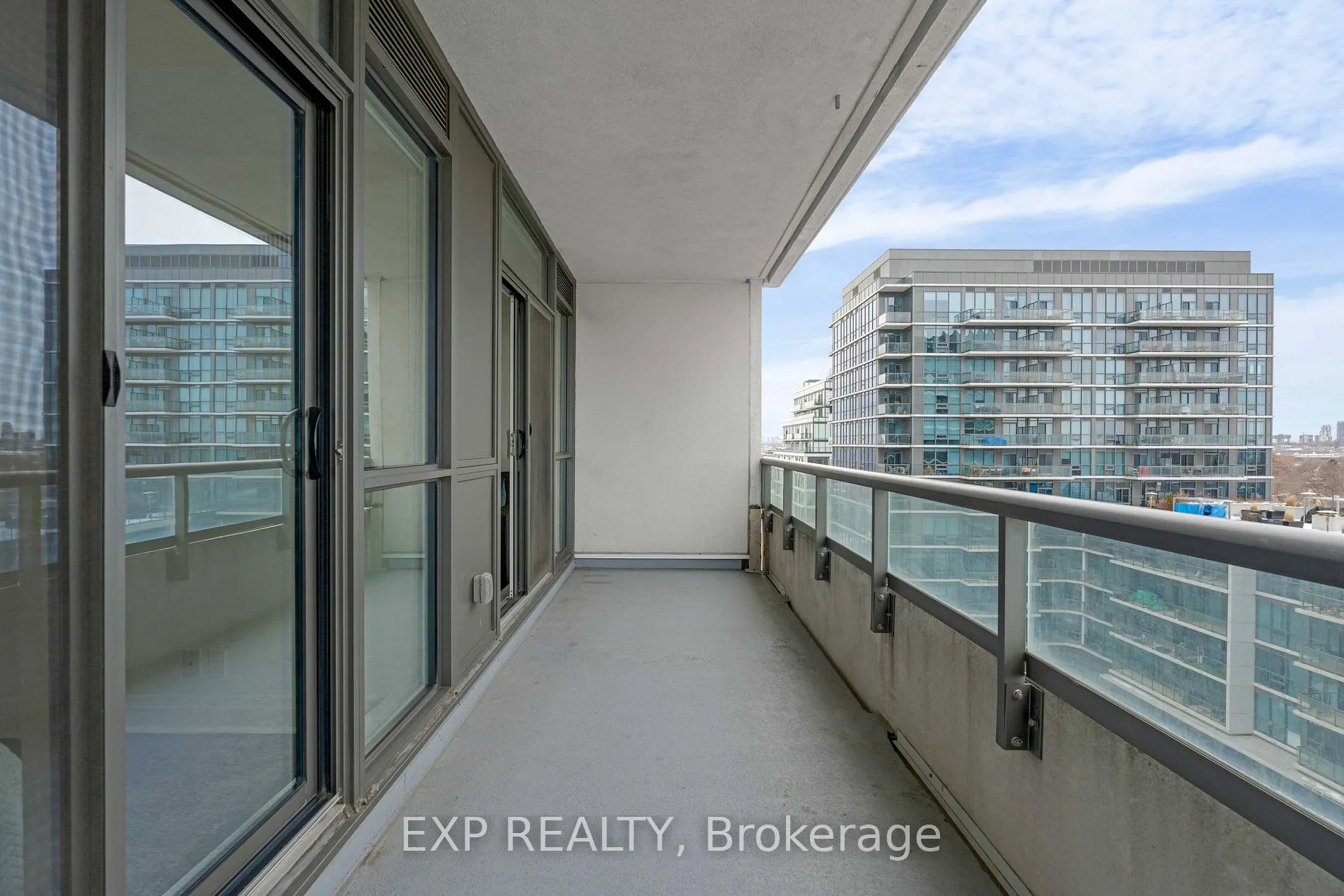 17 Zorra St, #701