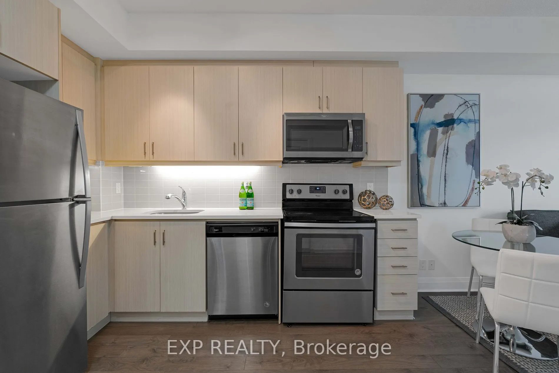 17 Zorra St, #701