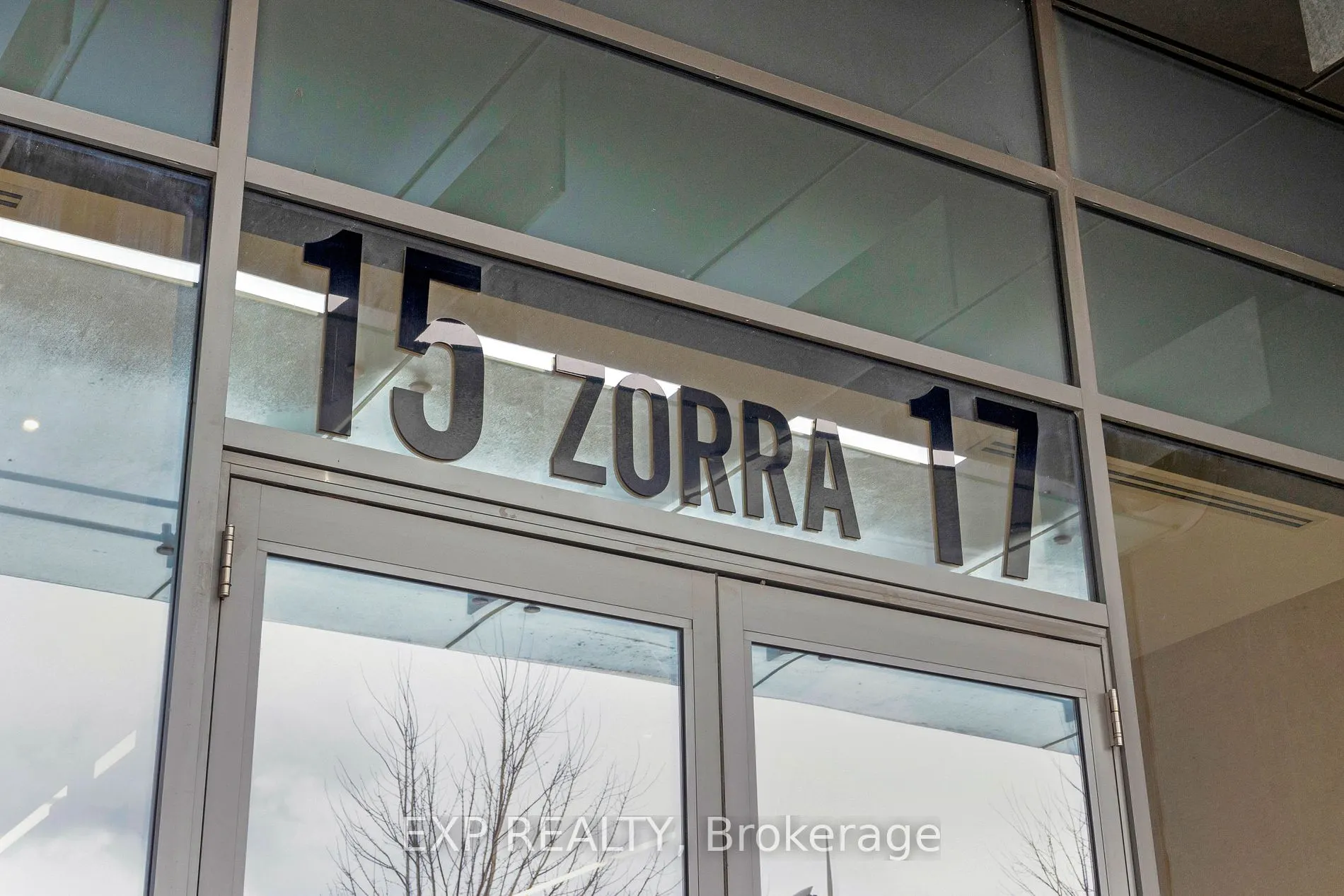 17 Zorra St, #701