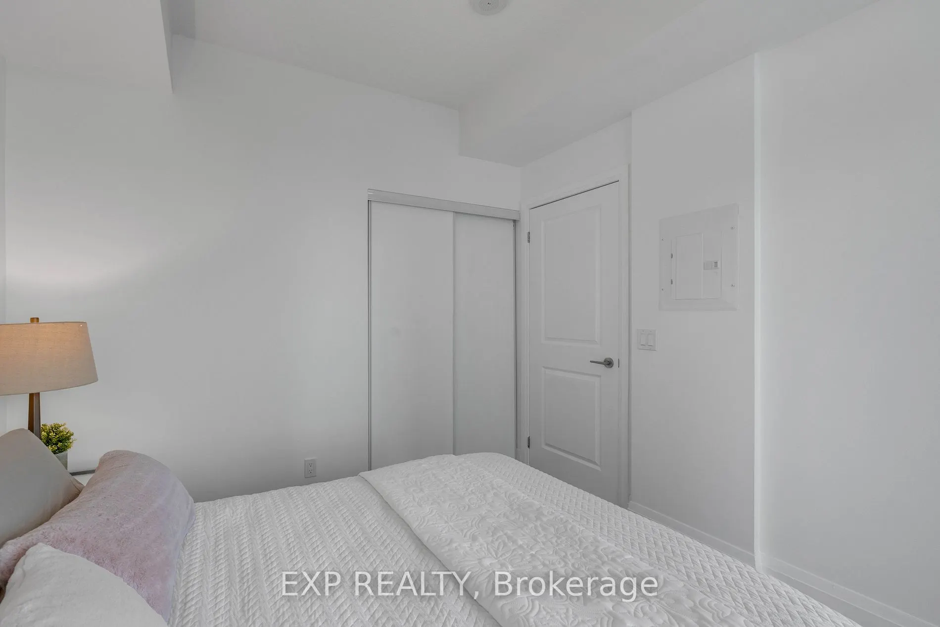 17 Zorra St, #701
