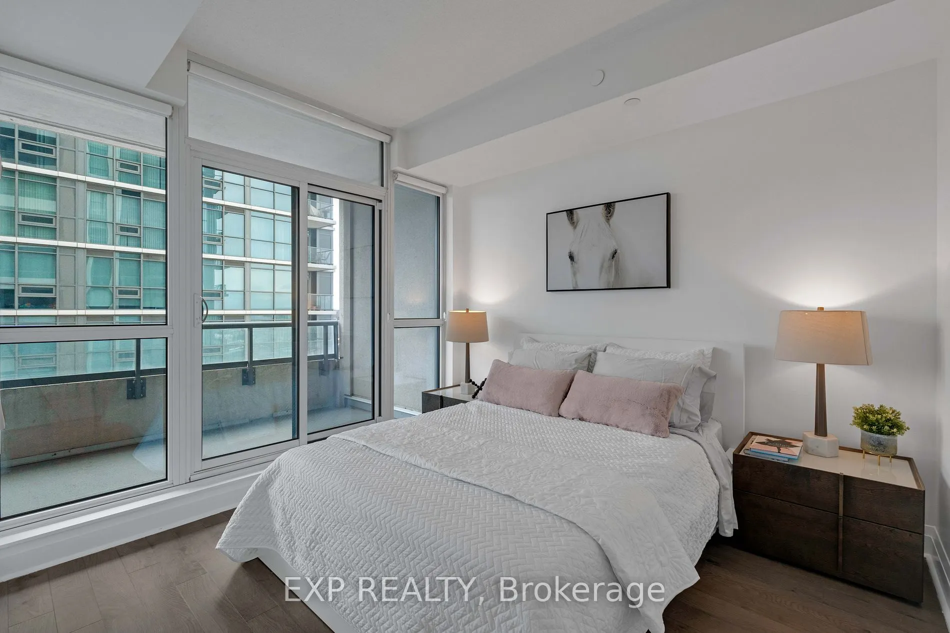 17 Zorra St, #701