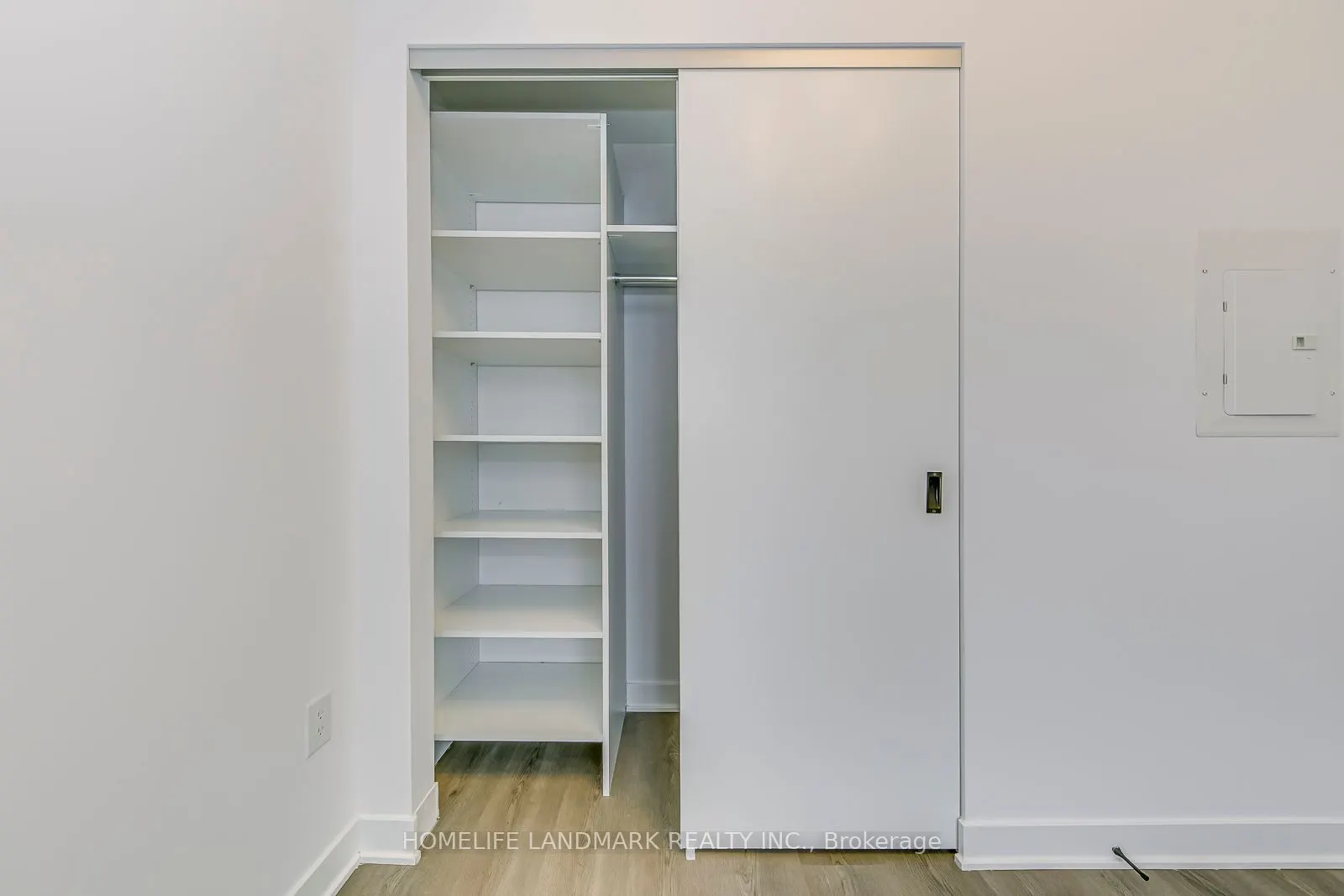 36 Zorra St, #2002