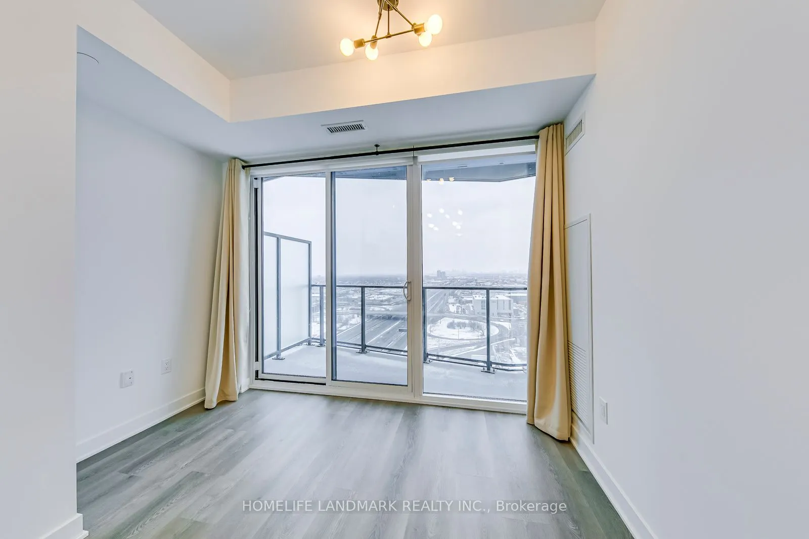 36 Zorra St, #2002