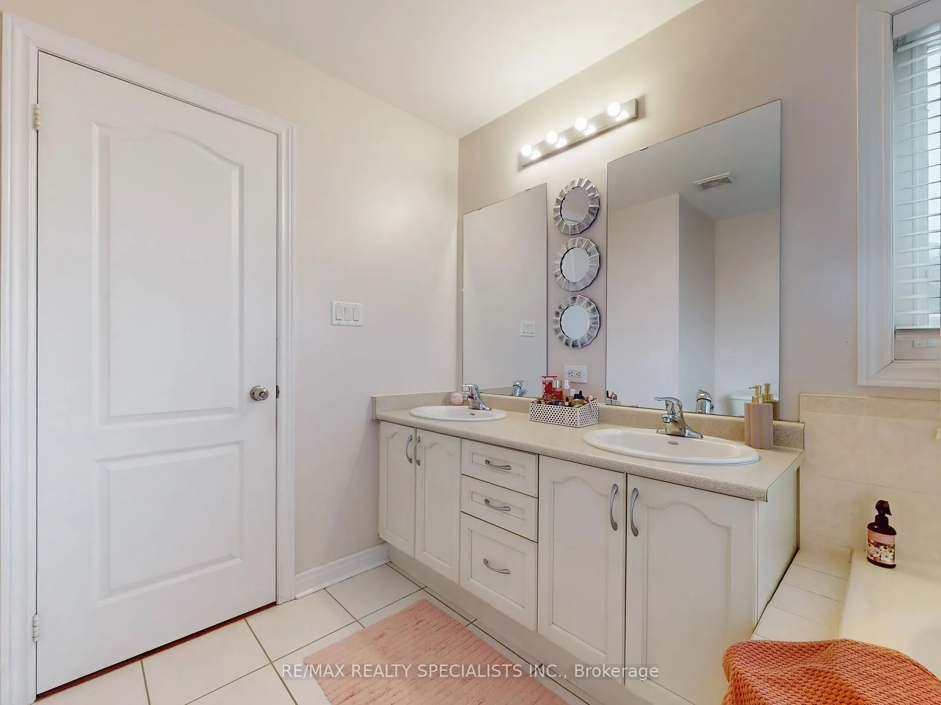 29 Rathmore St