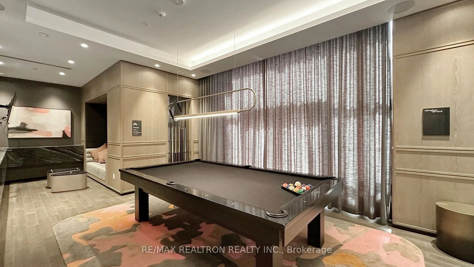 7 Mabelle Ave, #308A