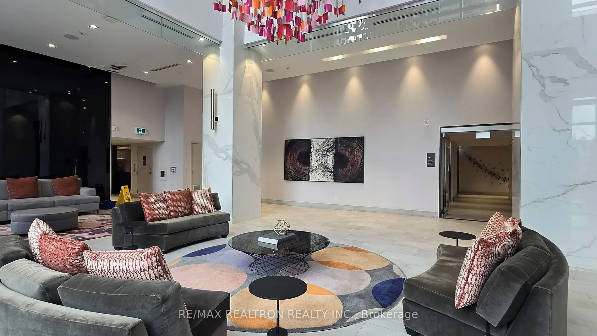 7 Mabelle Ave, #308A