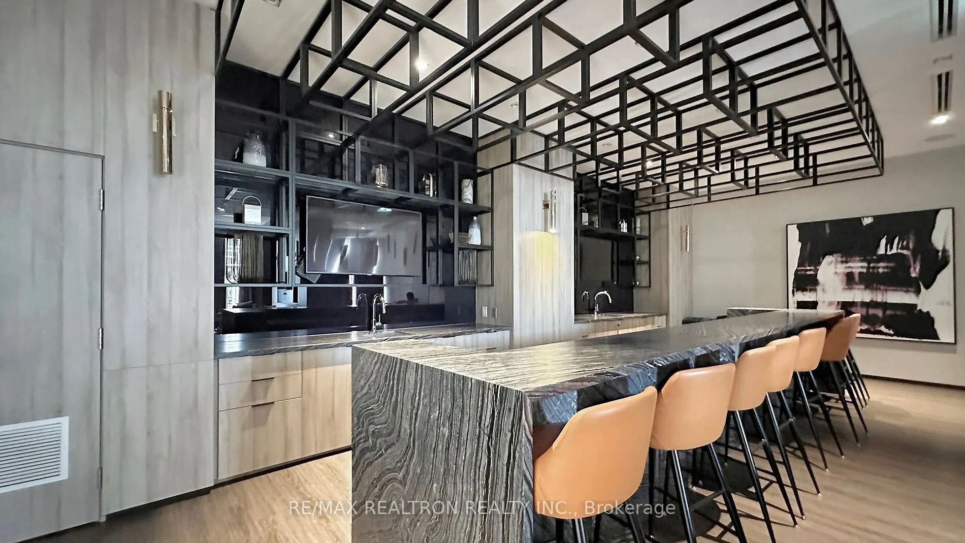 7 Mabelle Ave, #308A