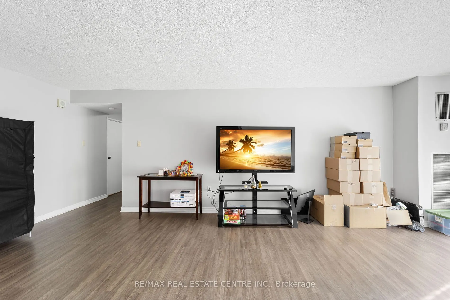4 Kings cross Rd, #1402