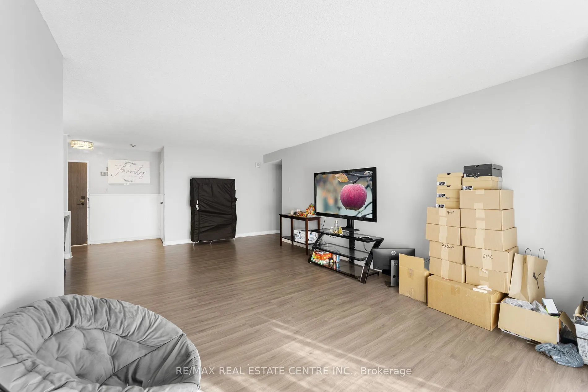 4 Kings cross Rd, #1402