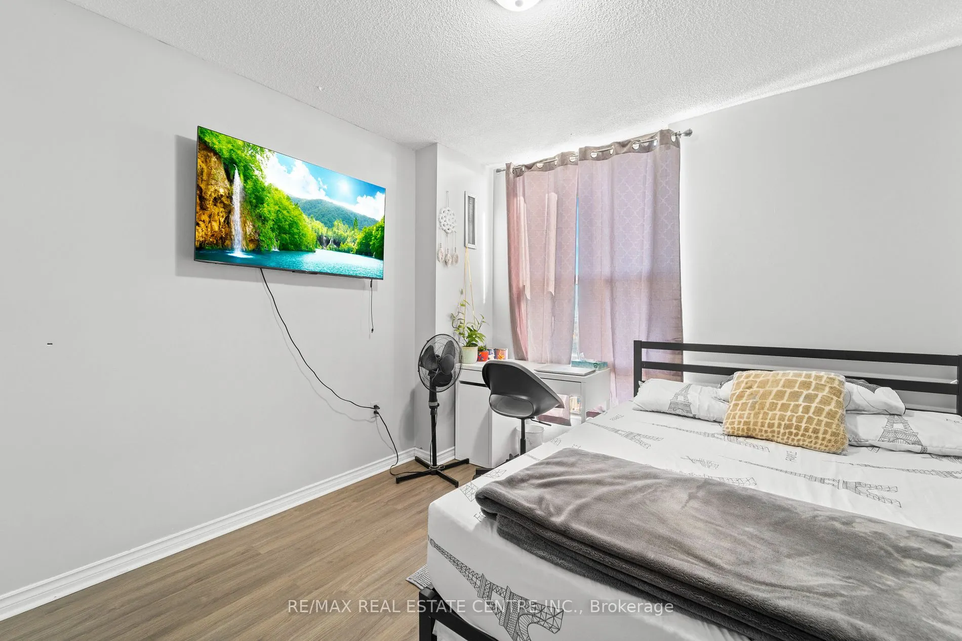 4 Kings cross Rd, #1402