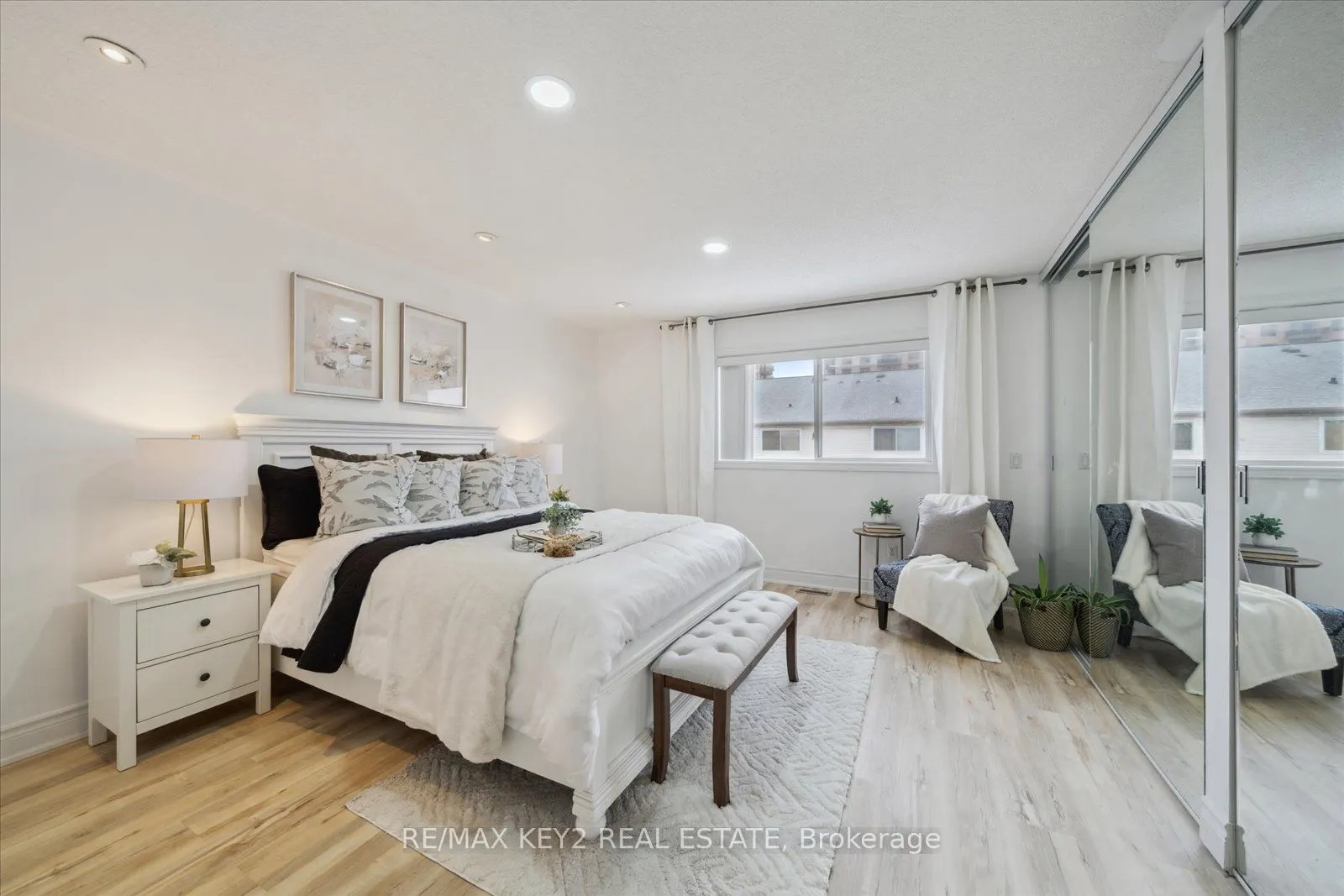 5055 Heatherleigh Ave, #112
