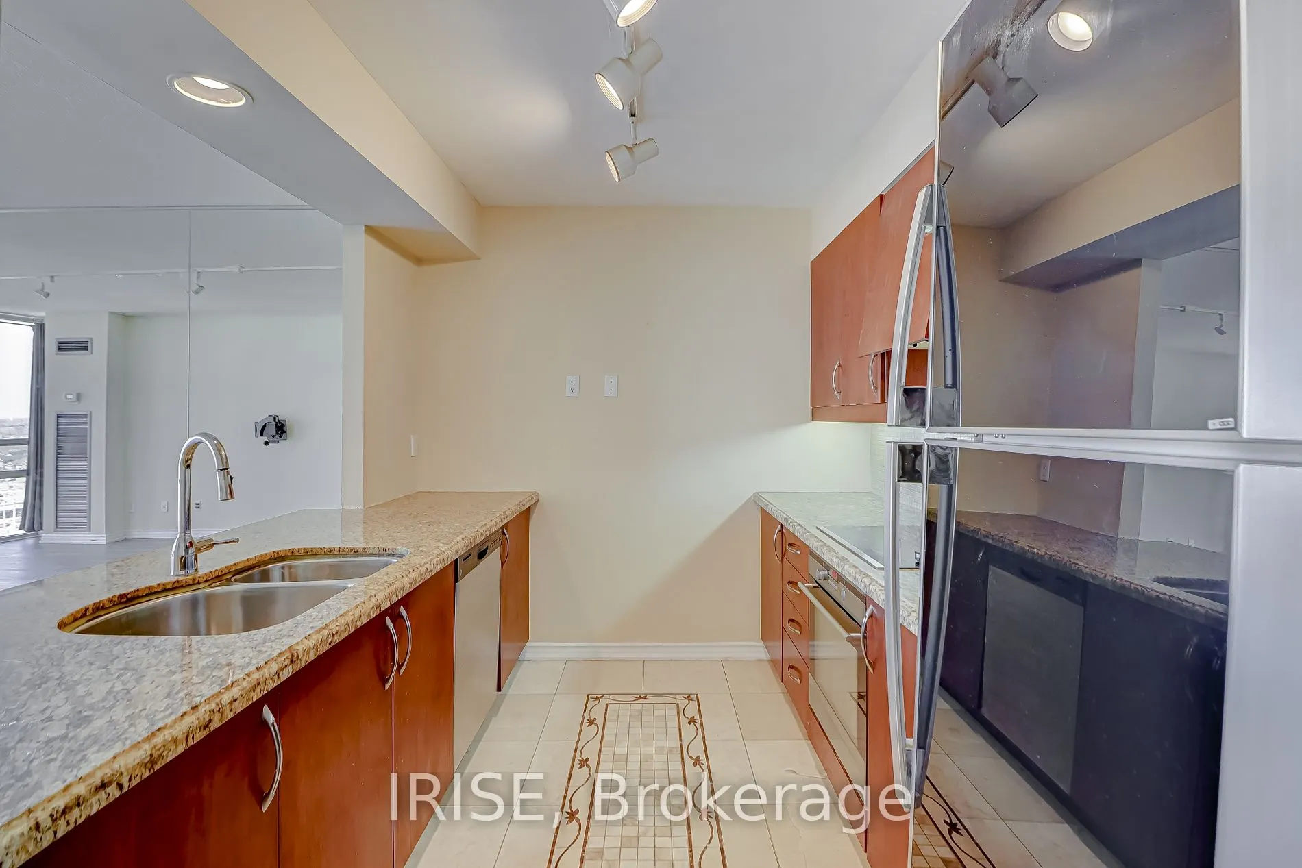 50 Eglinton Ave, #1802