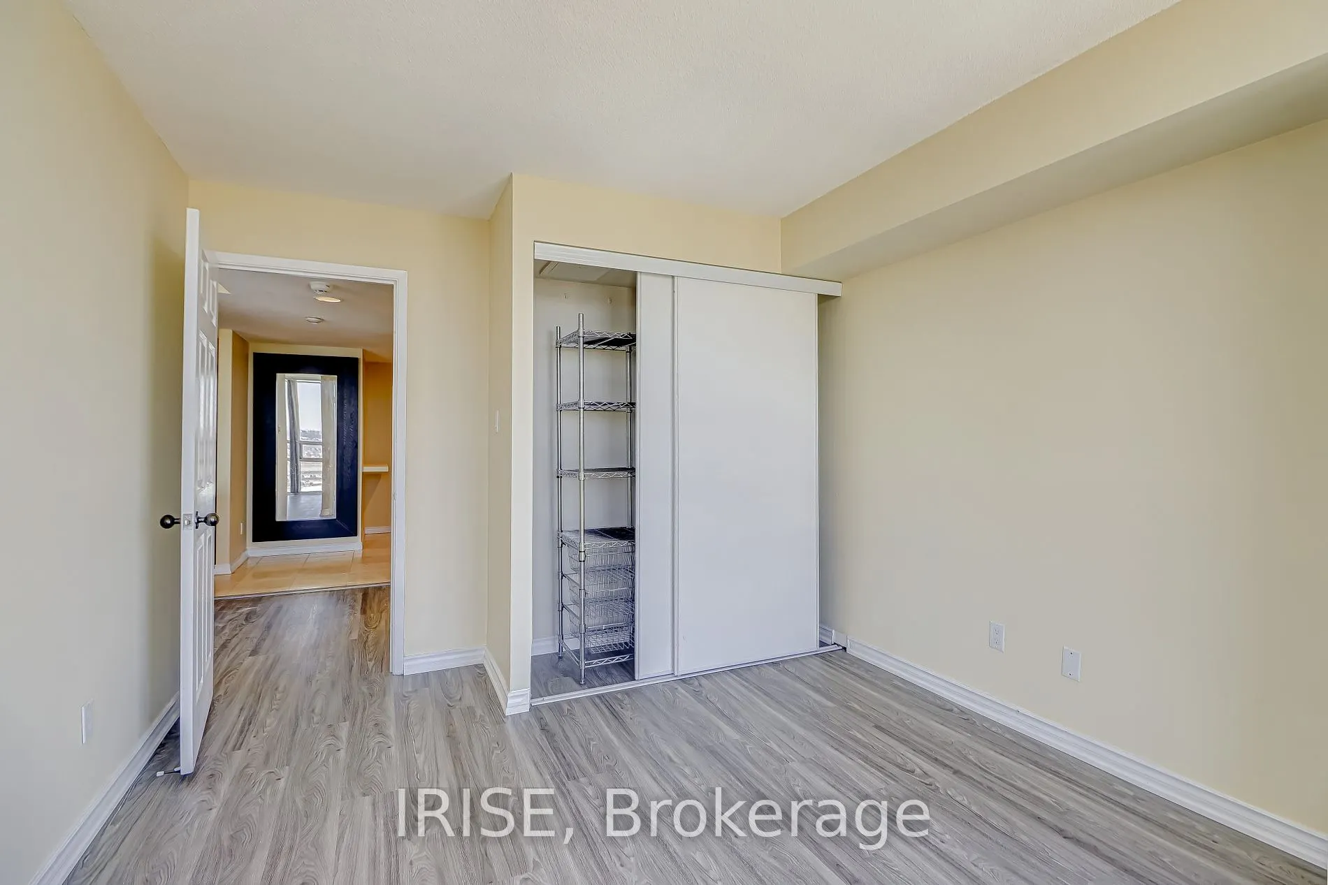 50 Eglinton Ave, #1802
