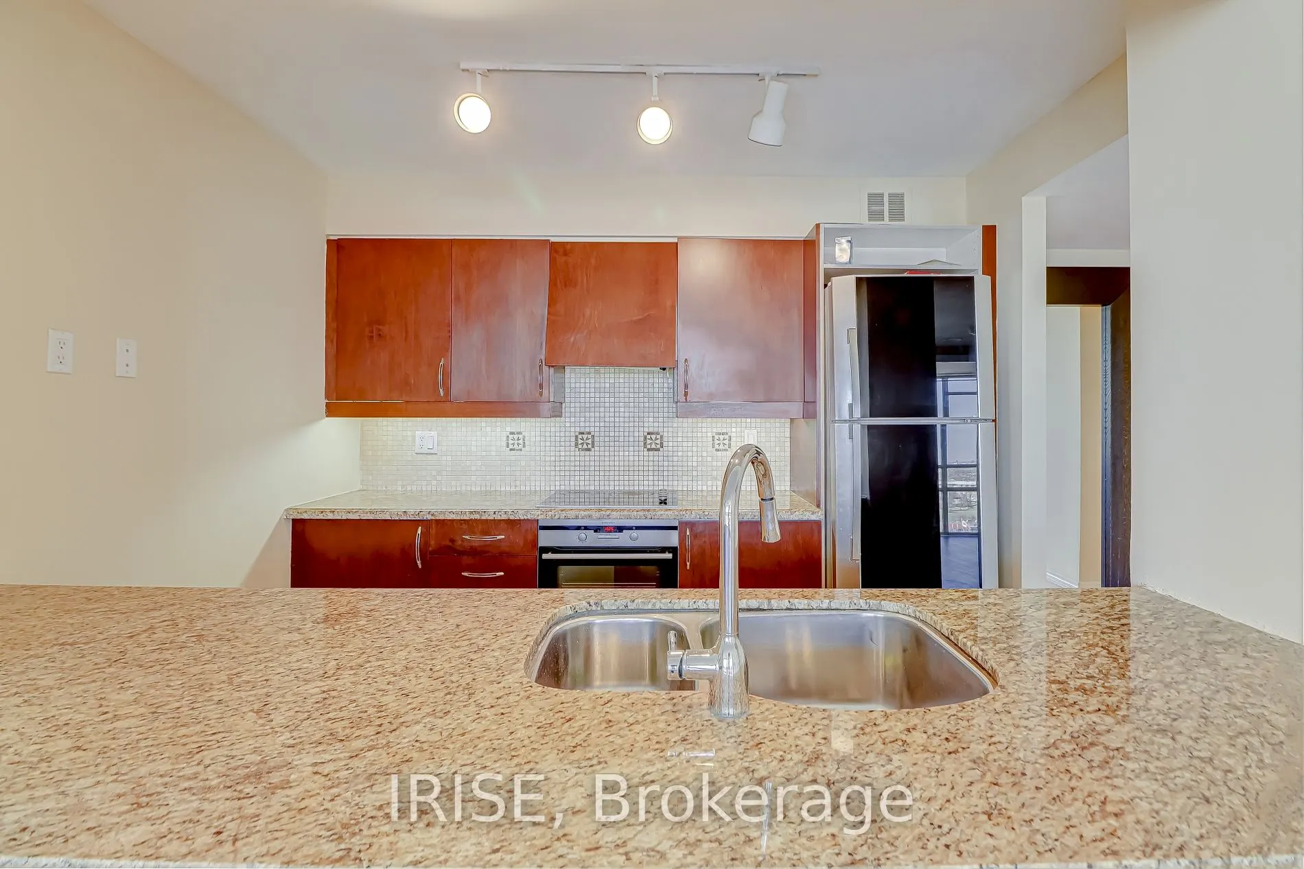 50 Eglinton Ave, #1802