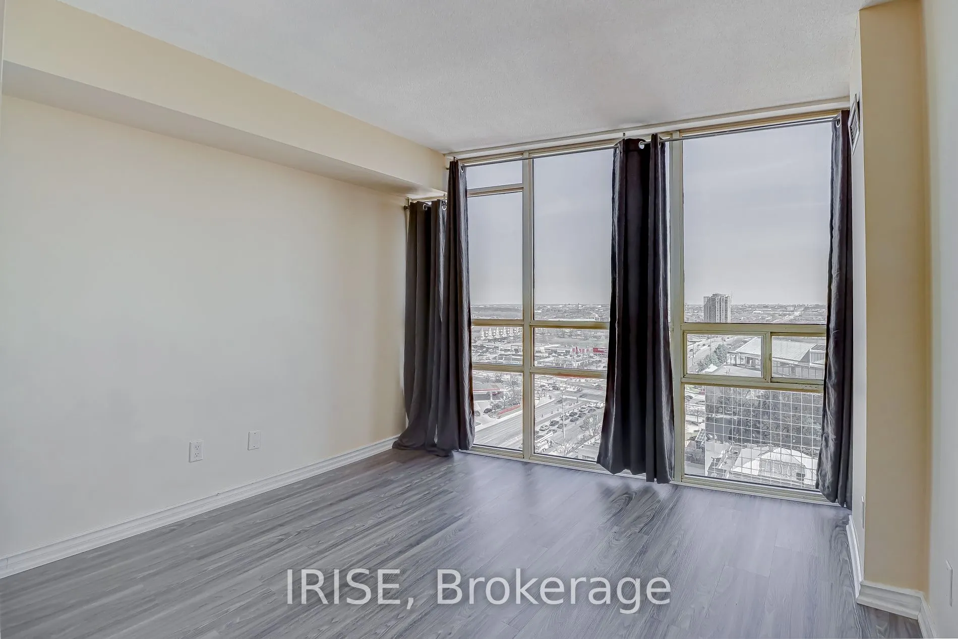 50 Eglinton Ave, #1802