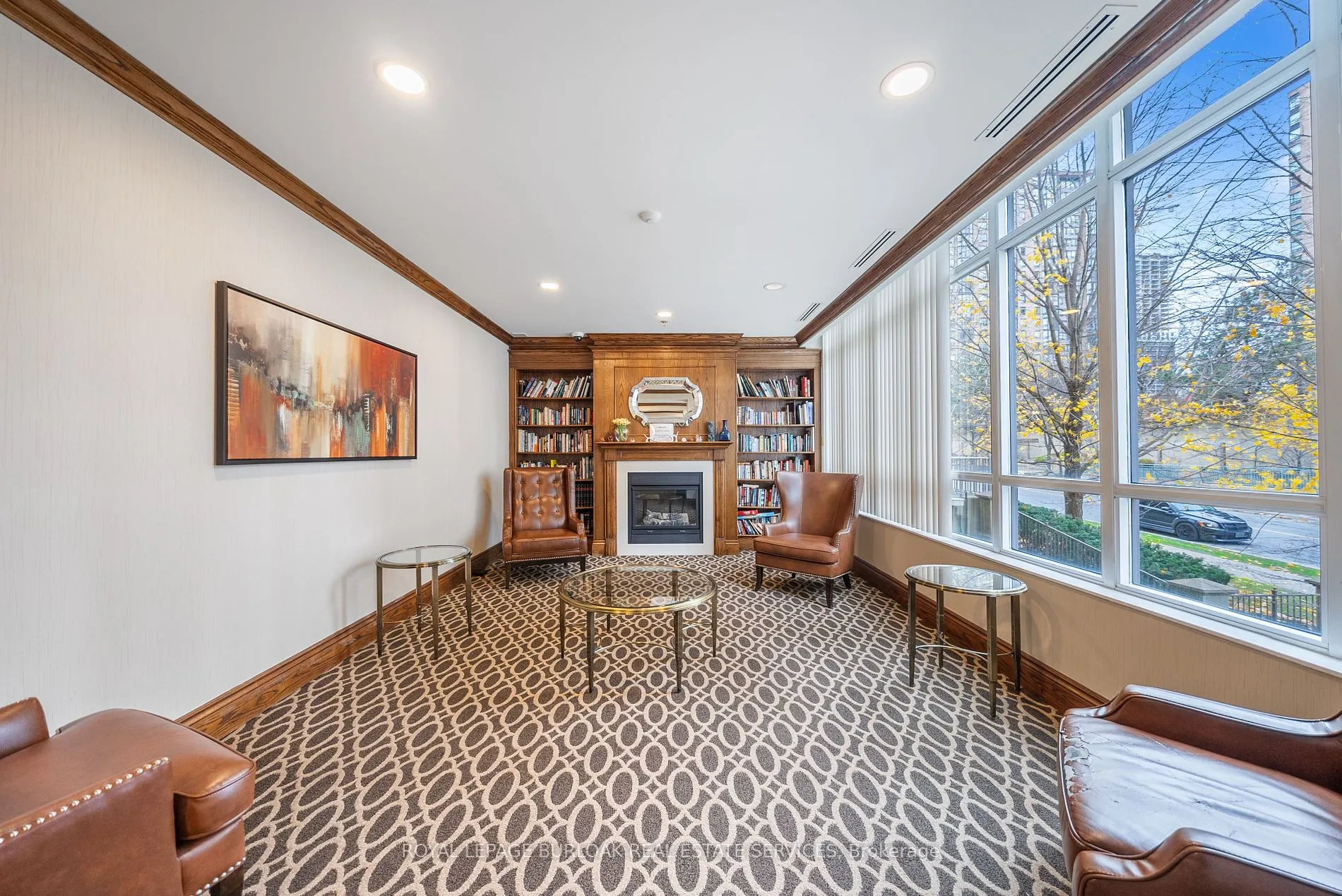 156 Enfield Place, #808
